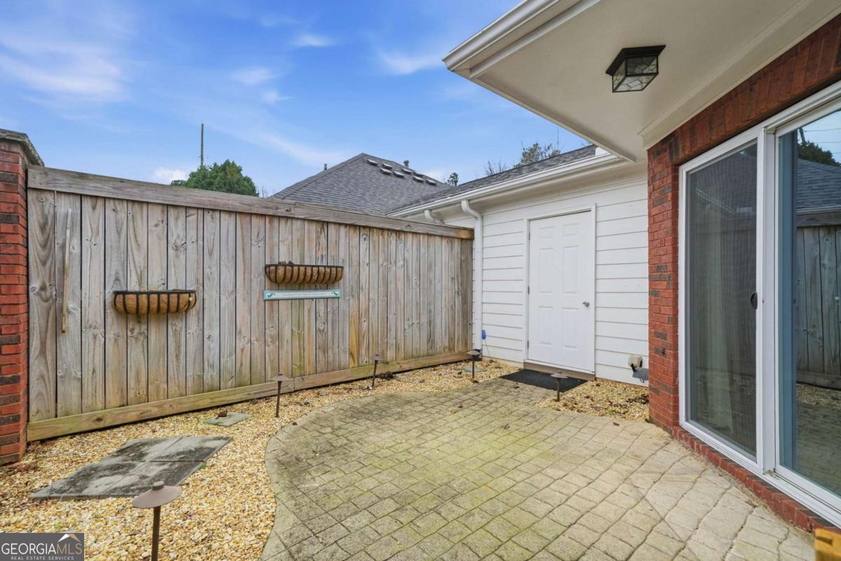 102 Courtyard Lane Property Photo 38