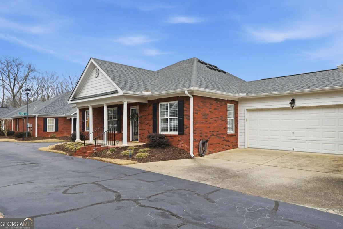 102 Courtyard Lane Property Photo 40
