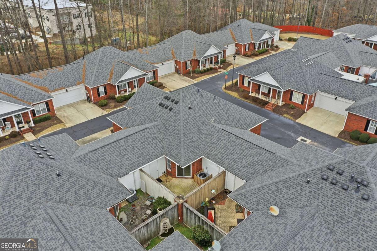 102 Courtyard Lane Property Photo 41