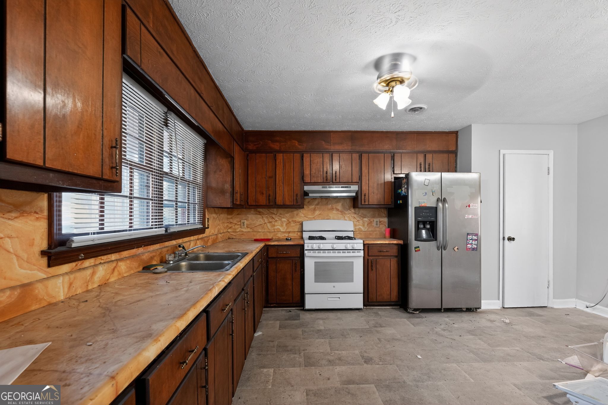 2653 Lester Street Property Photo 11