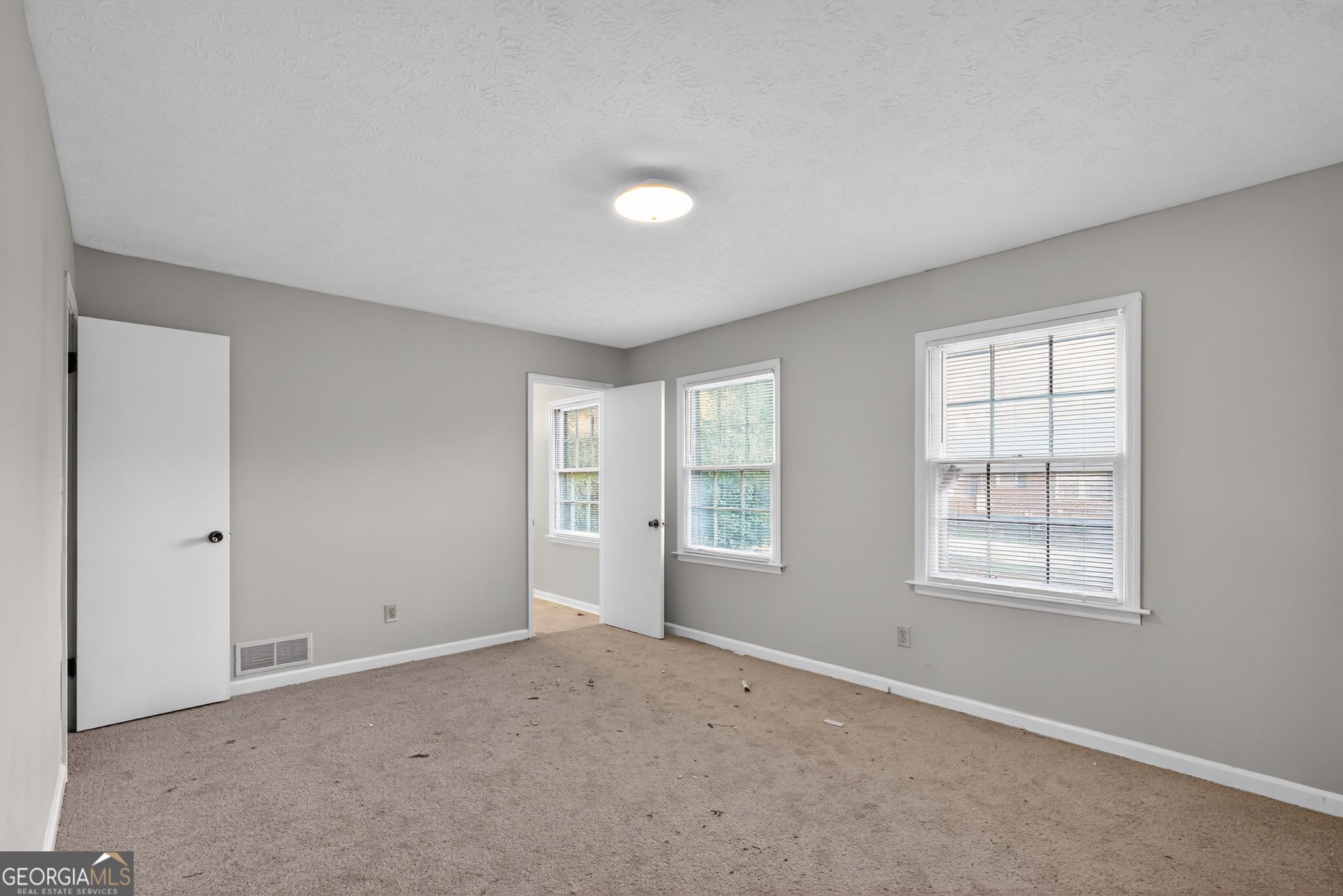 2653 Lester Street Property Photo 17
