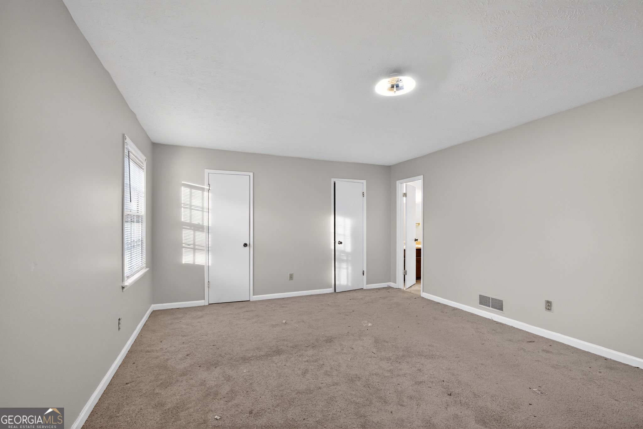 2653 Lester Street Property Photo 18