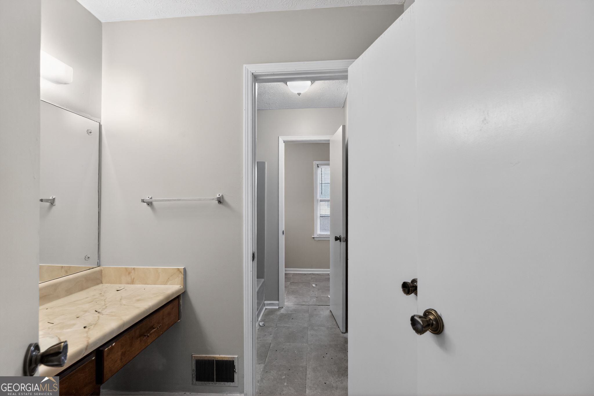 2653 Lester Street Property Photo 24