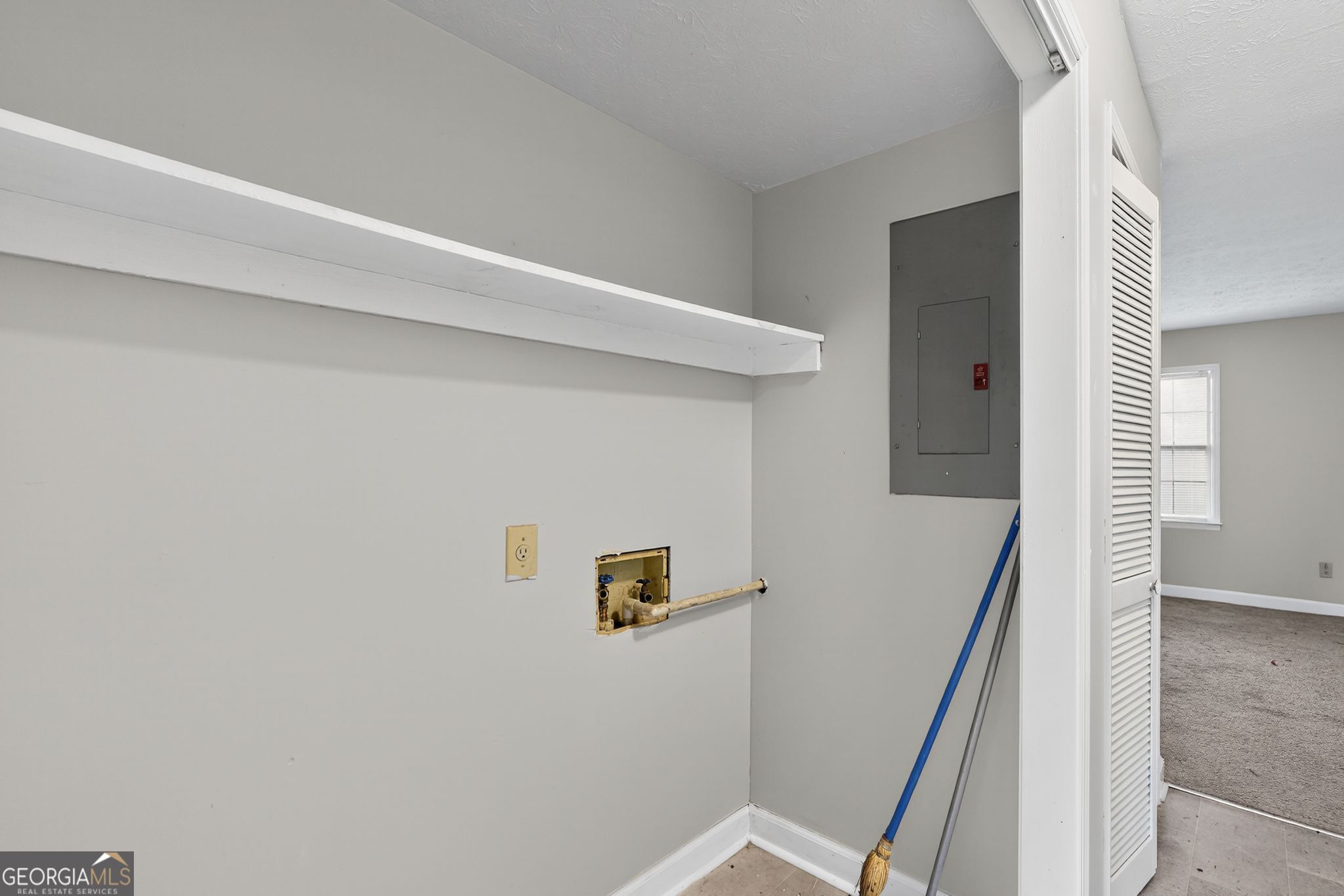 2653 Lester Street Property Photo 28