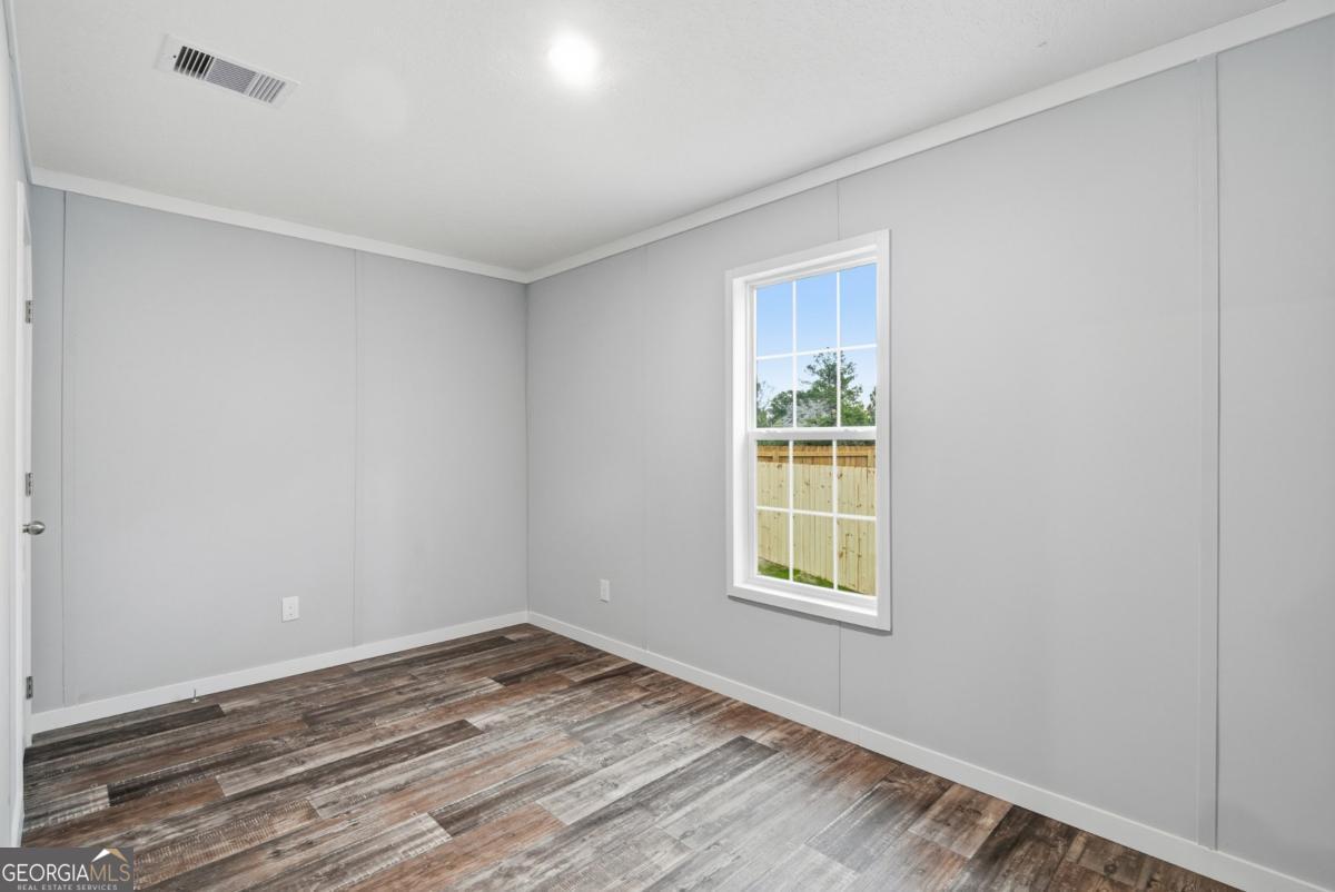 93 Thrasher Lane E Property Photo 10