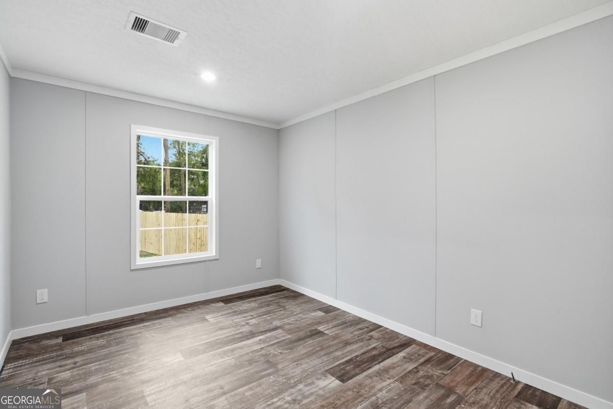 93 Thrasher Lane E Property Photo 14