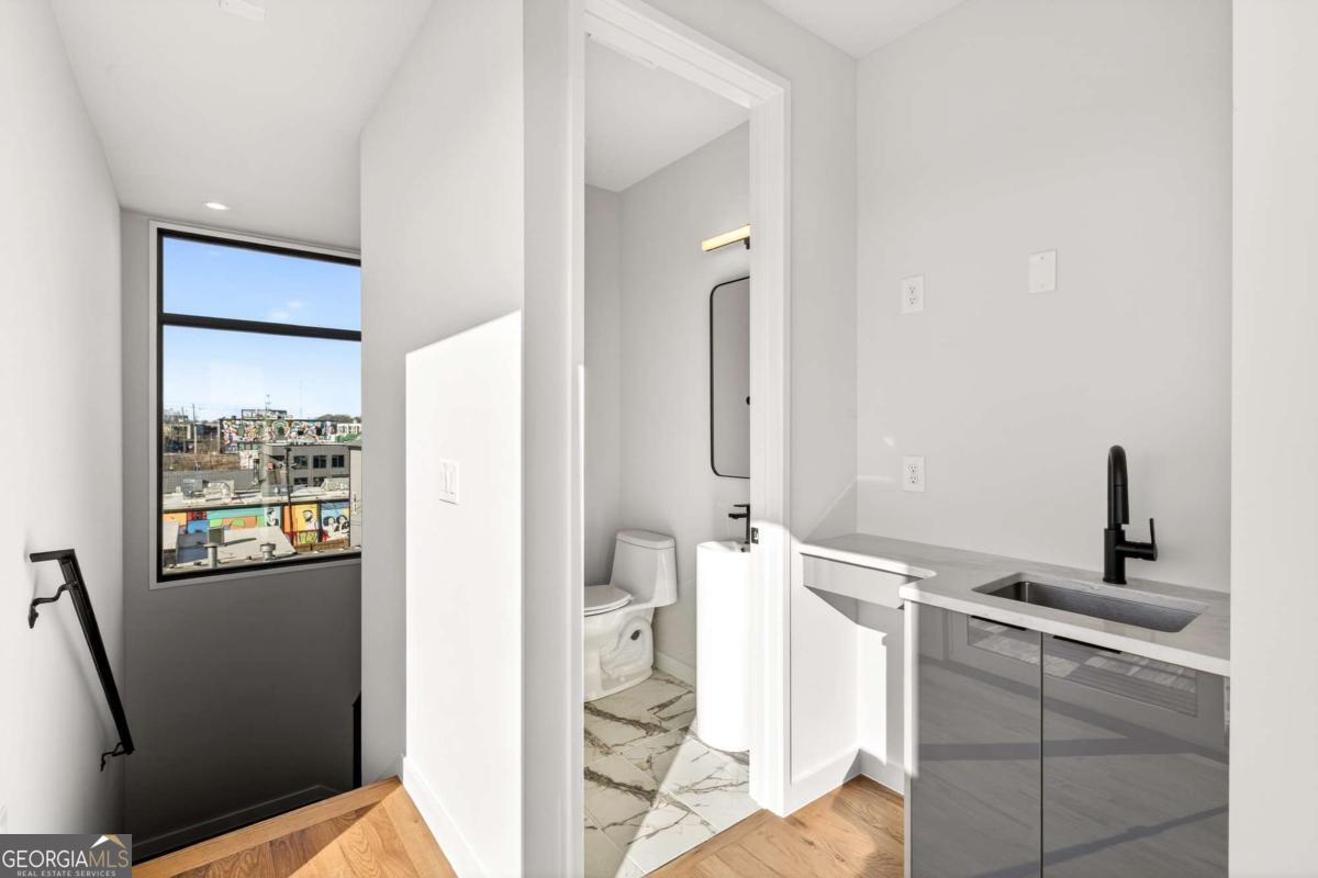 105 Georgia Avenue Se # 10 Property Photo 17