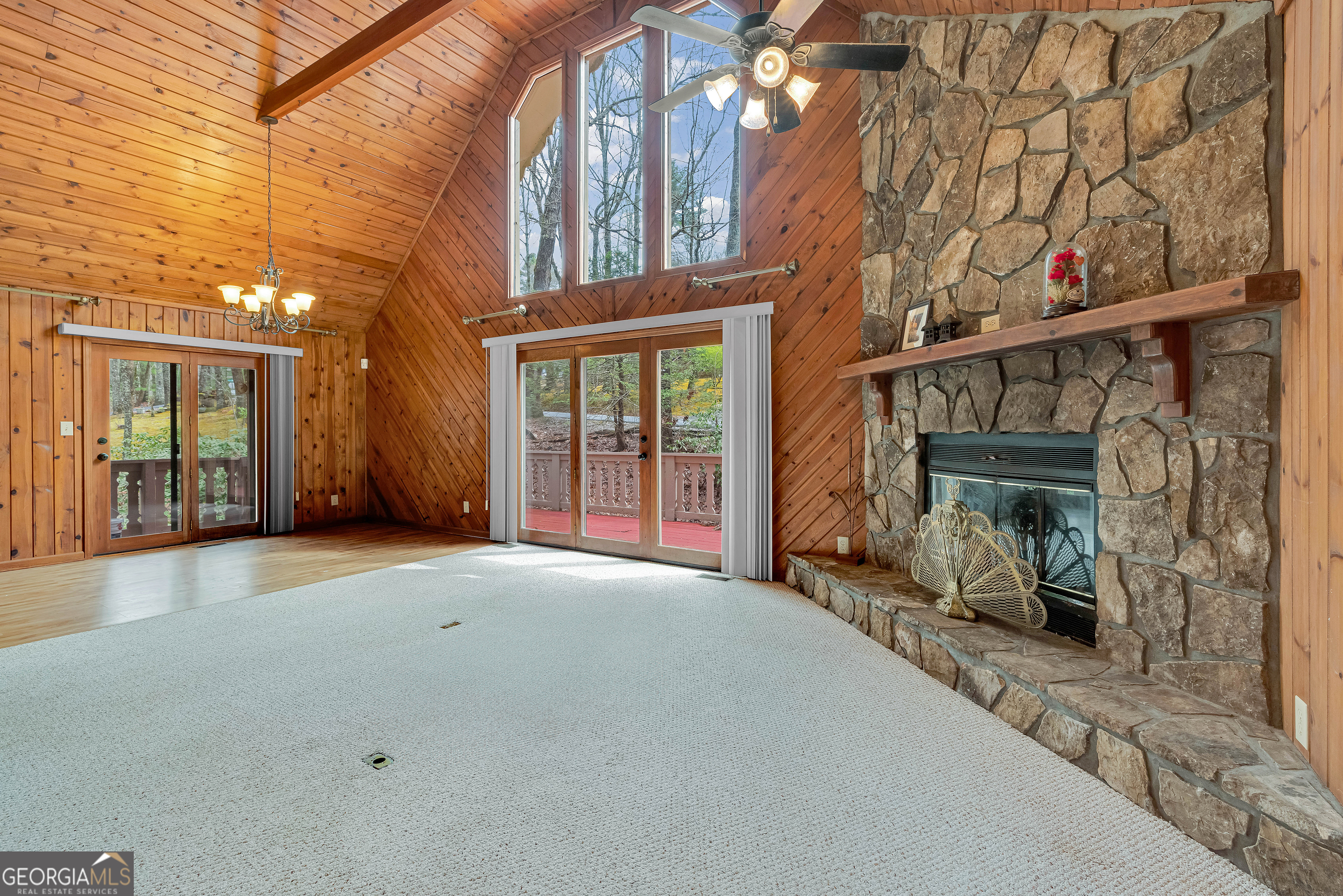 374 W Sugarbush Drive Property Photo 5