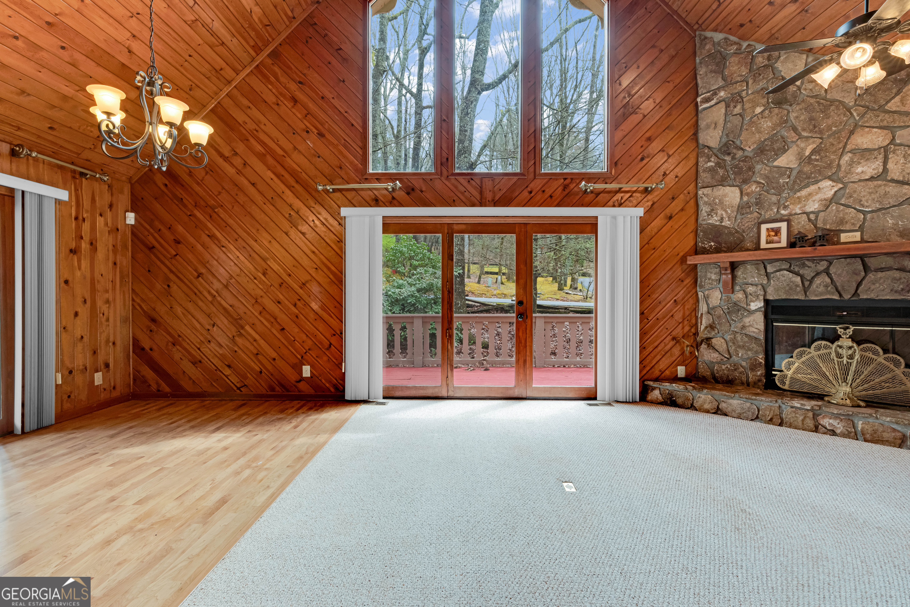 374 W Sugarbush Drive Property Photo 6