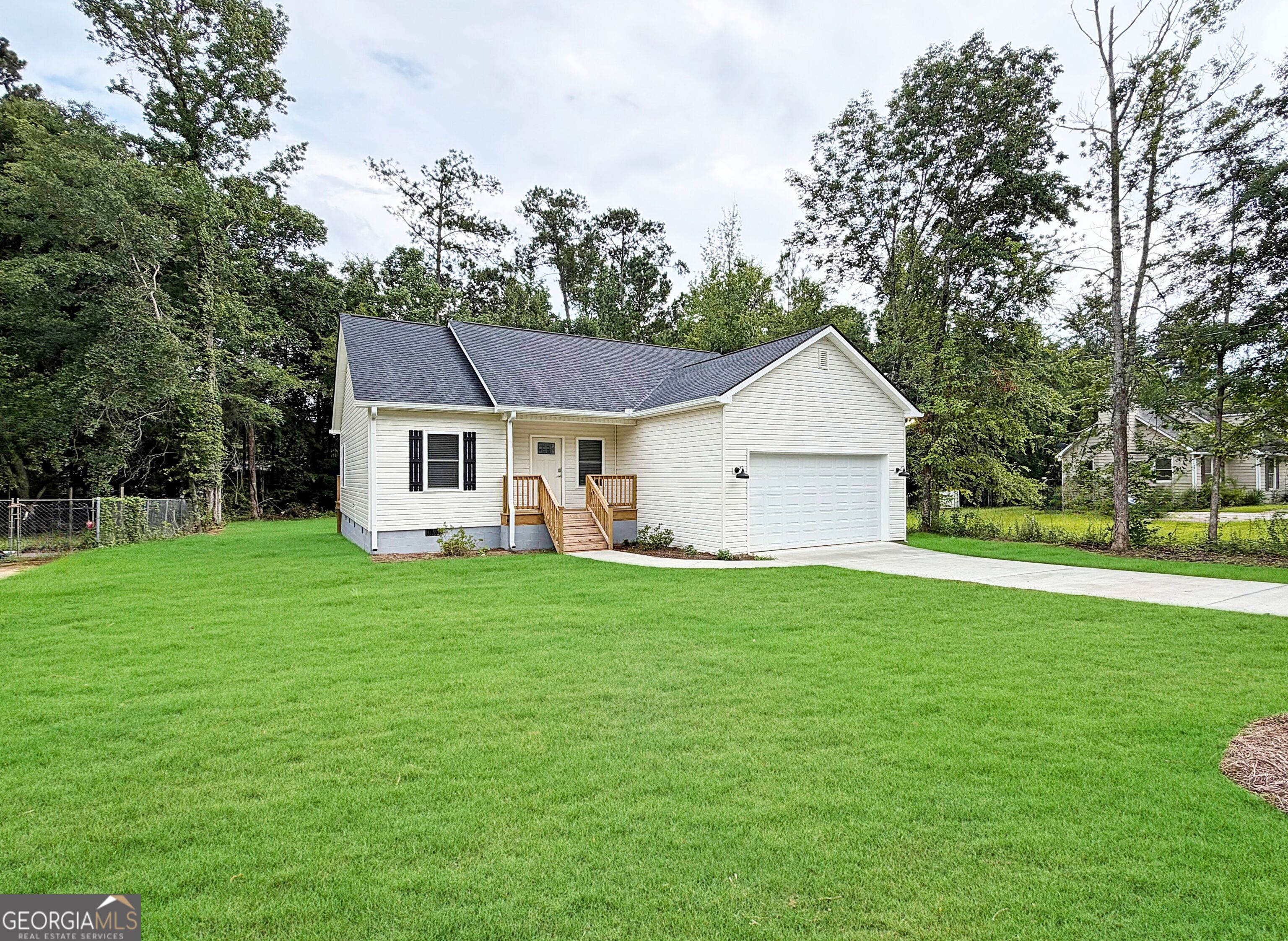 1532 Greentree Parkway Property Photo 2