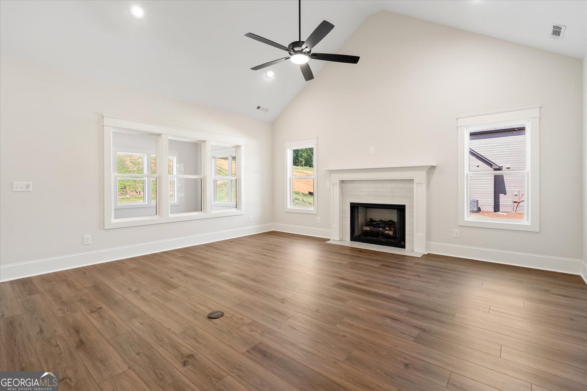 165 West Lake Boulevard Property Photo 9