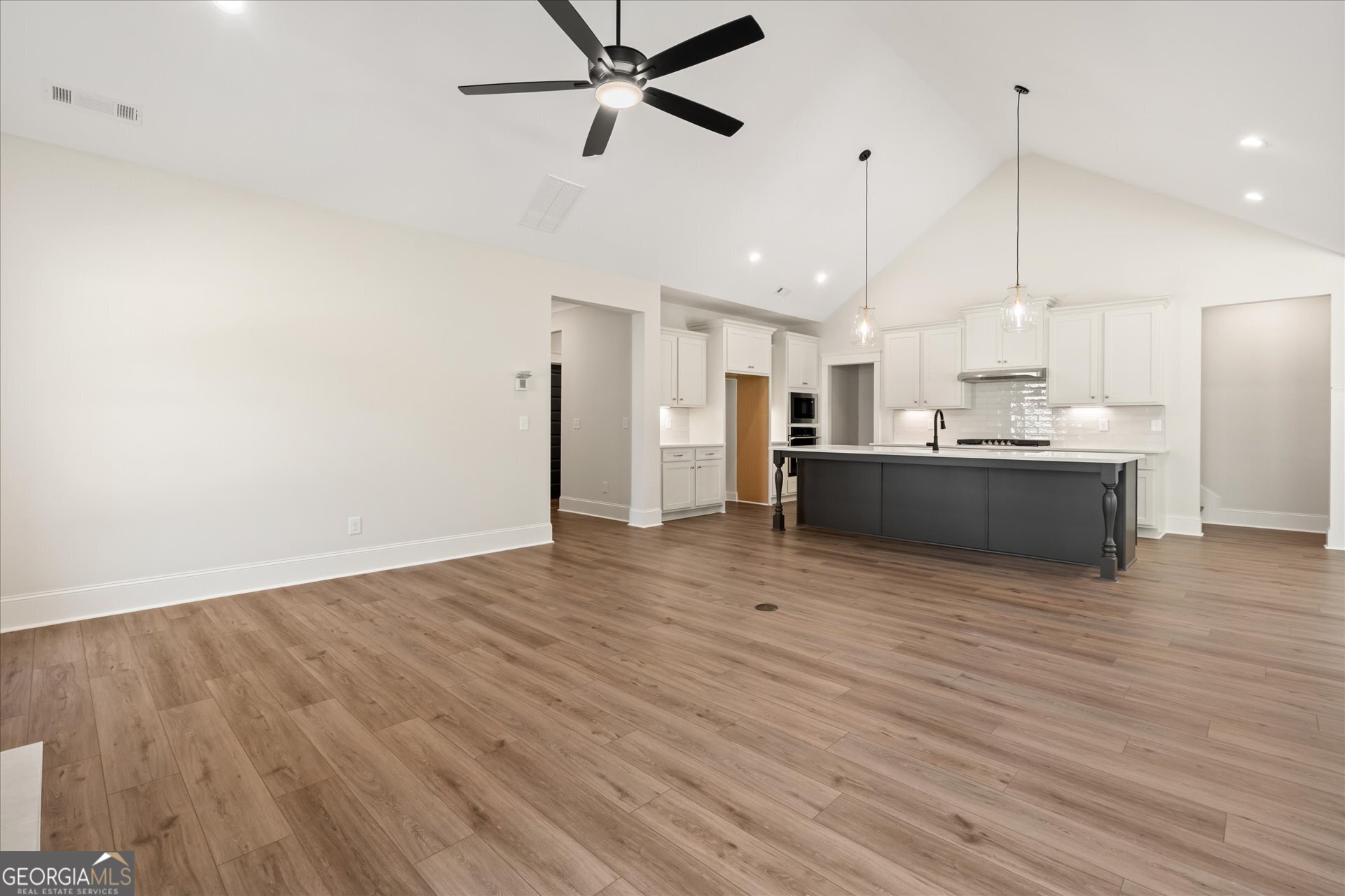 165 West Lake Boulevard Property Photo 11