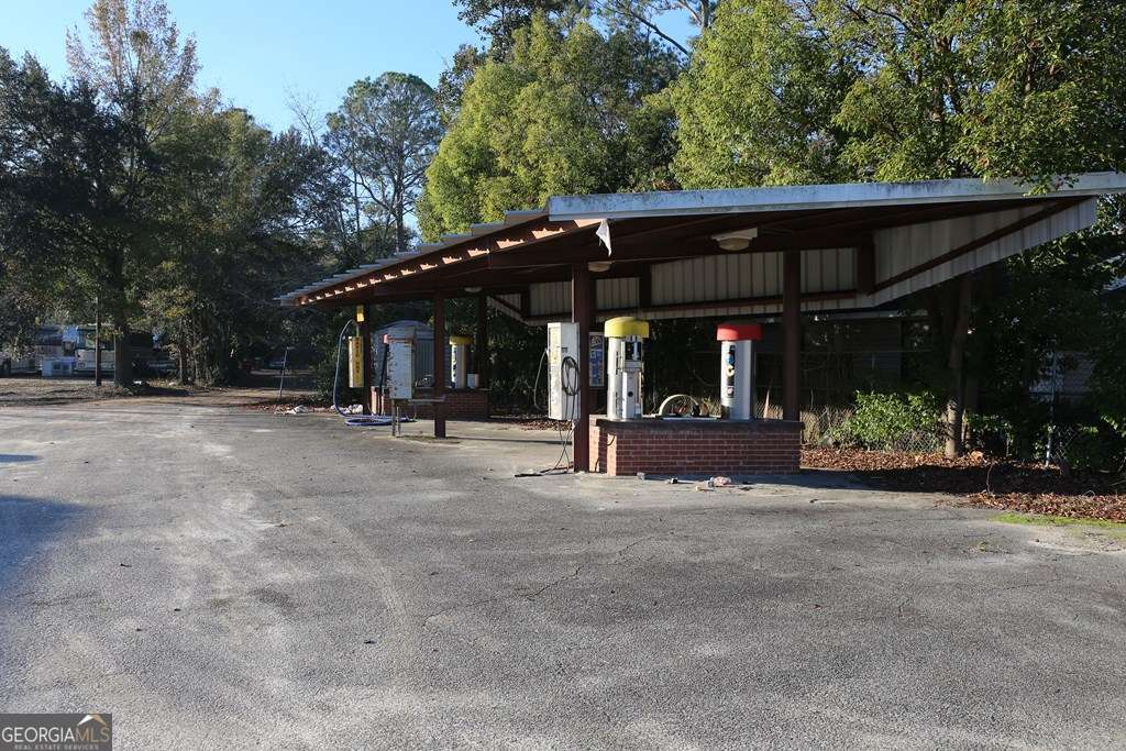 557 Blvd Boulevard Property Photo 2