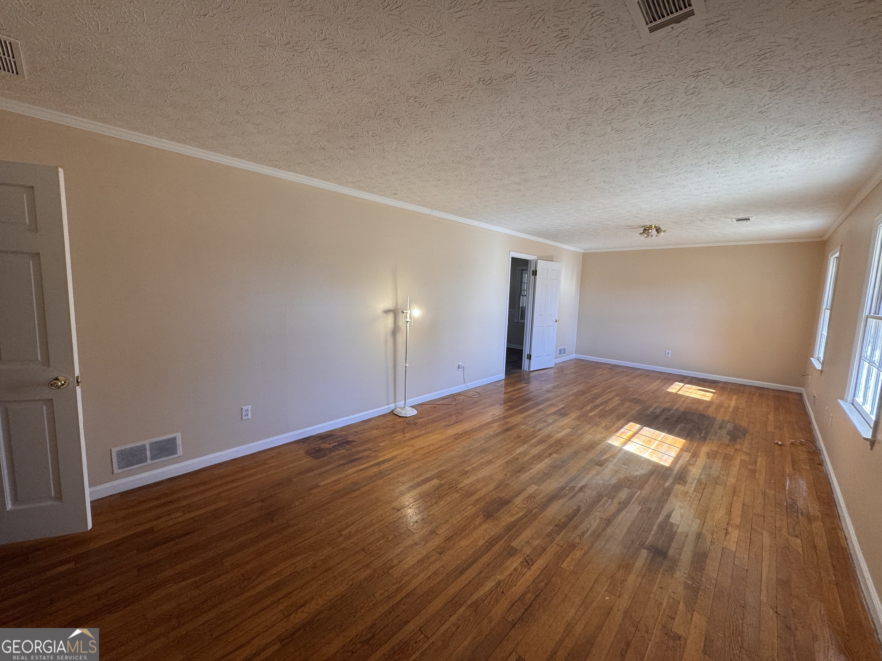 5175 Forest Drive Se Property Photo 3