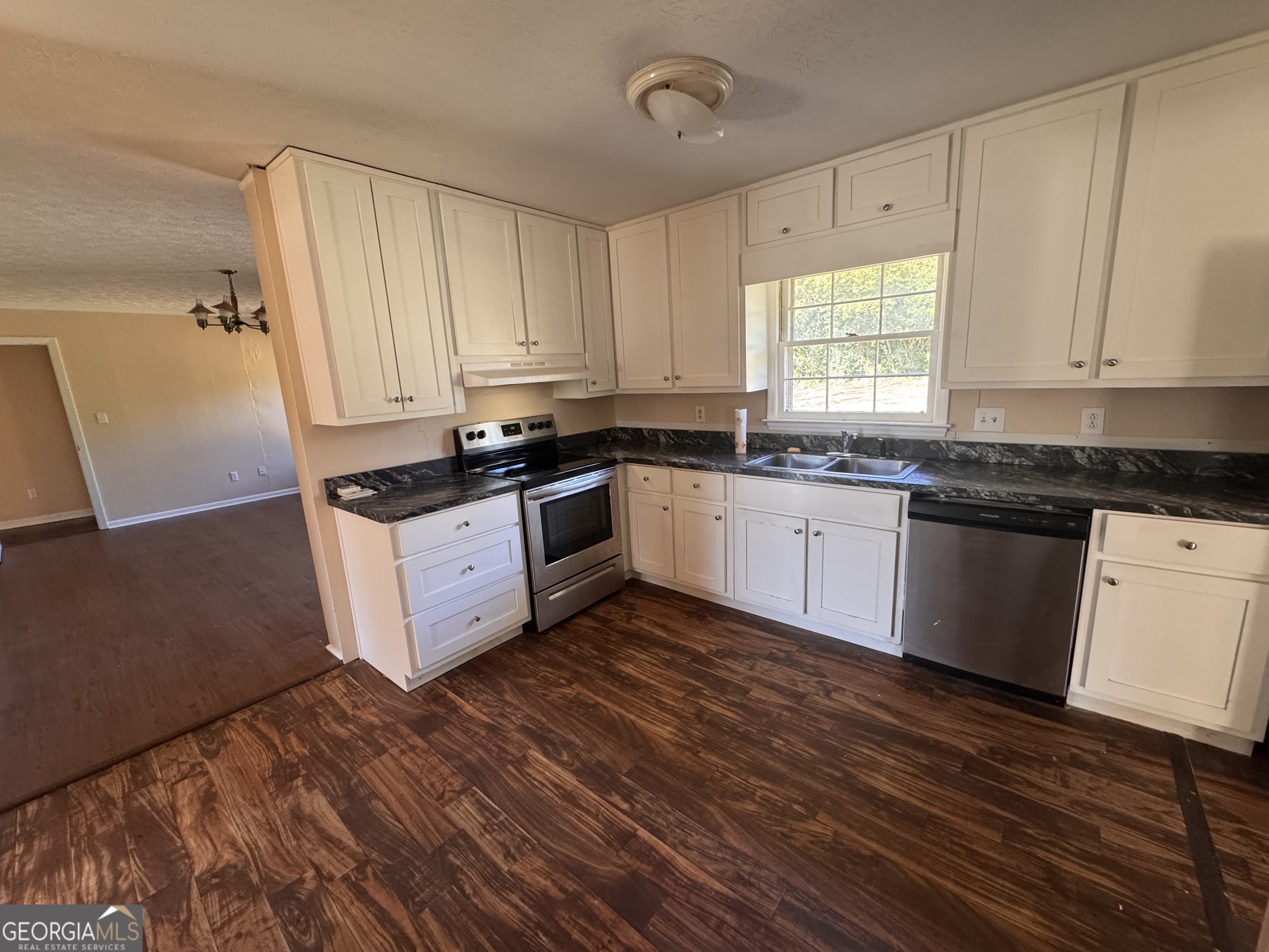 5175 Forest Drive Se Property Photo 5