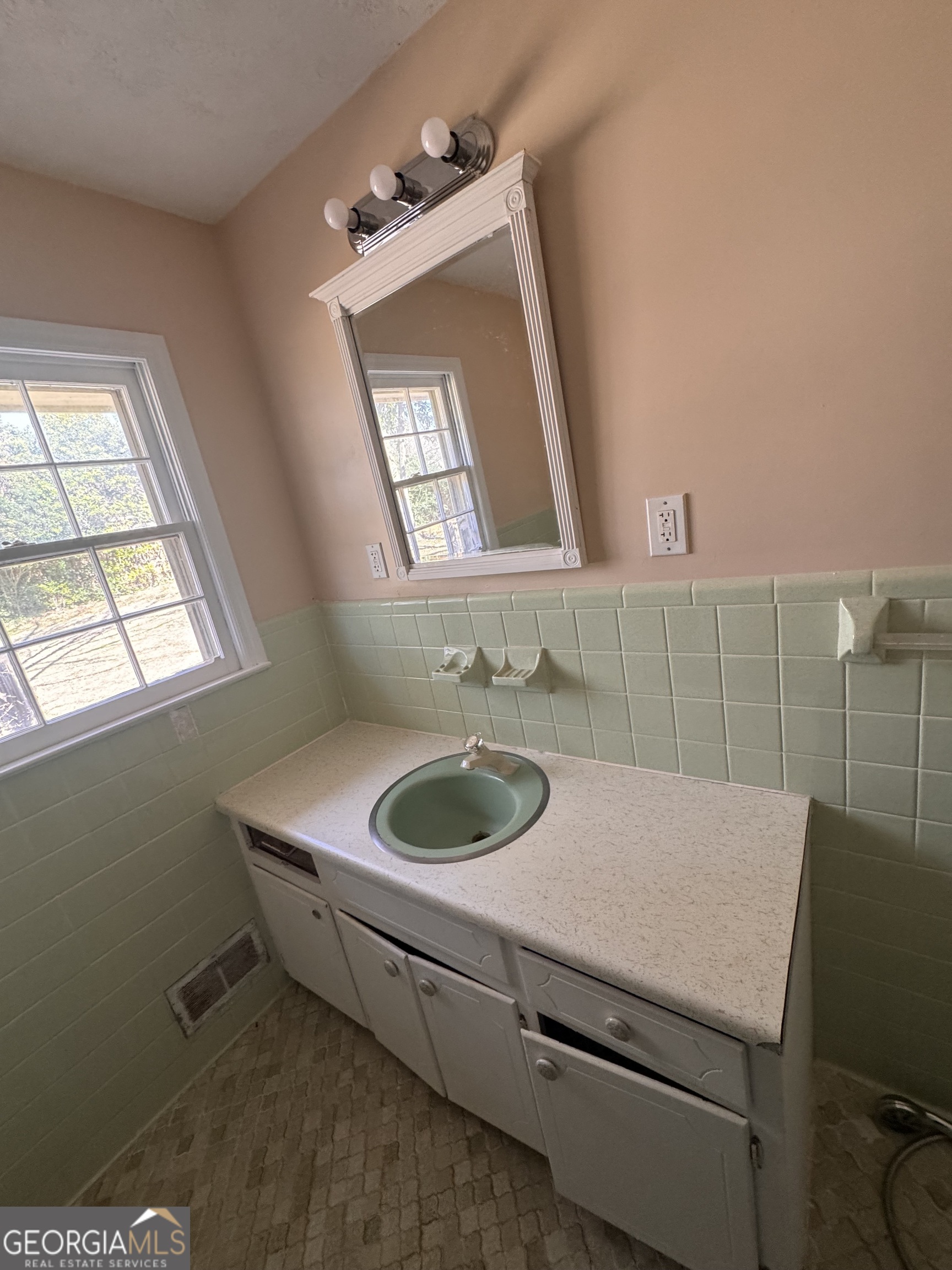 5175 Forest Drive Se Property Photo 13