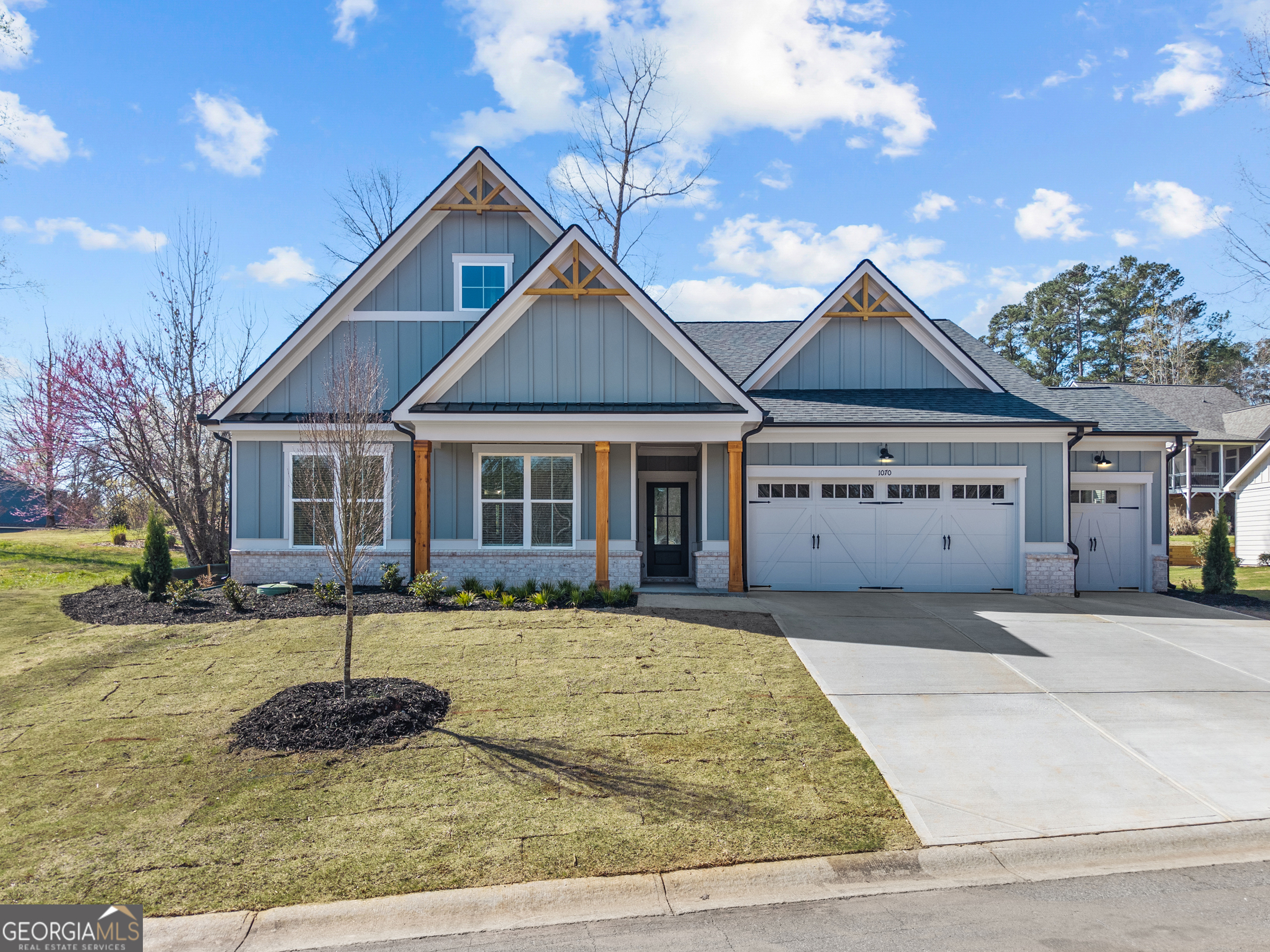 1070 Brassie Lane Property Photo 1