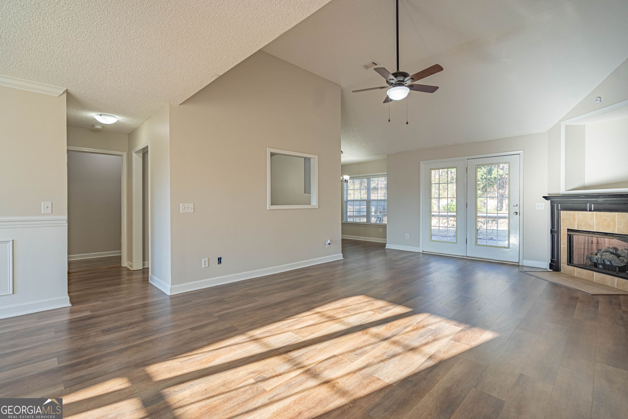 404 Sir Arthur Court Property Photo 4