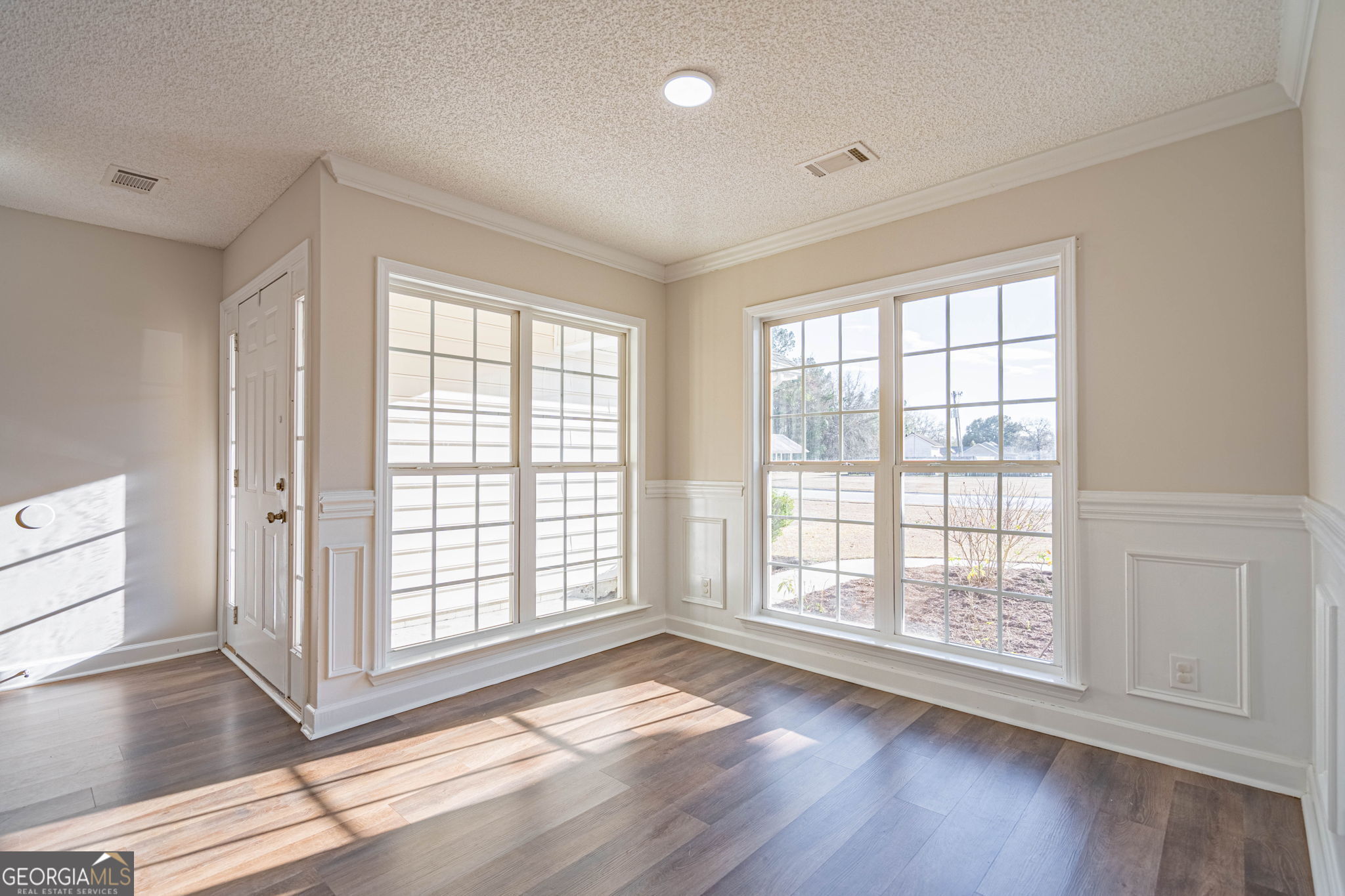404 Sir Arthur Court Property Photo 8