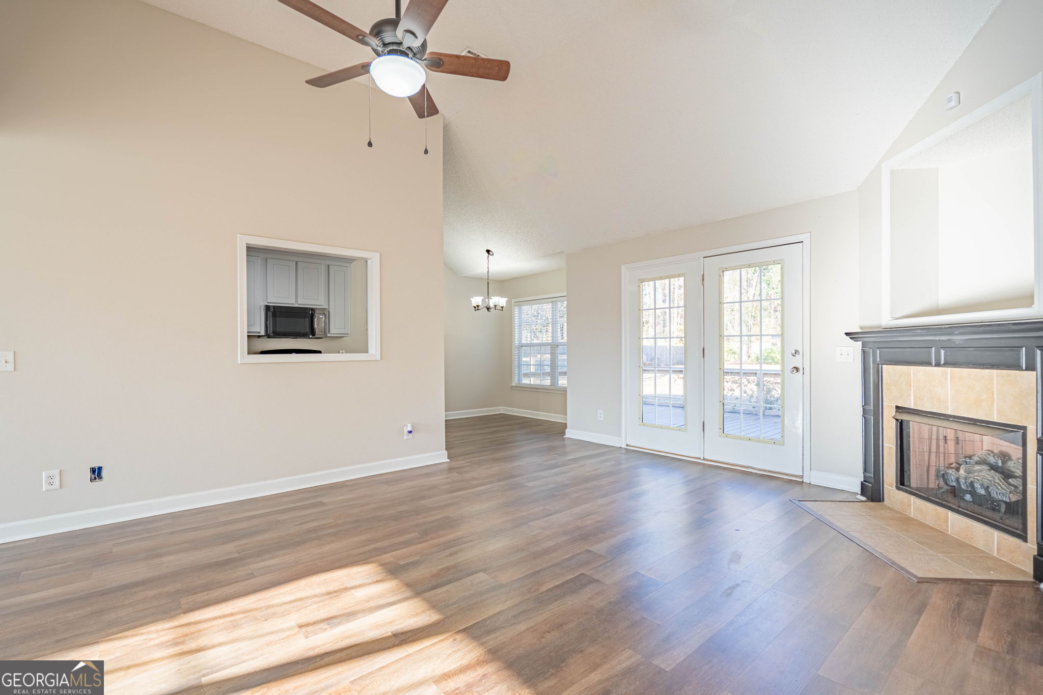 404 Sir Arthur Court Property Photo 11