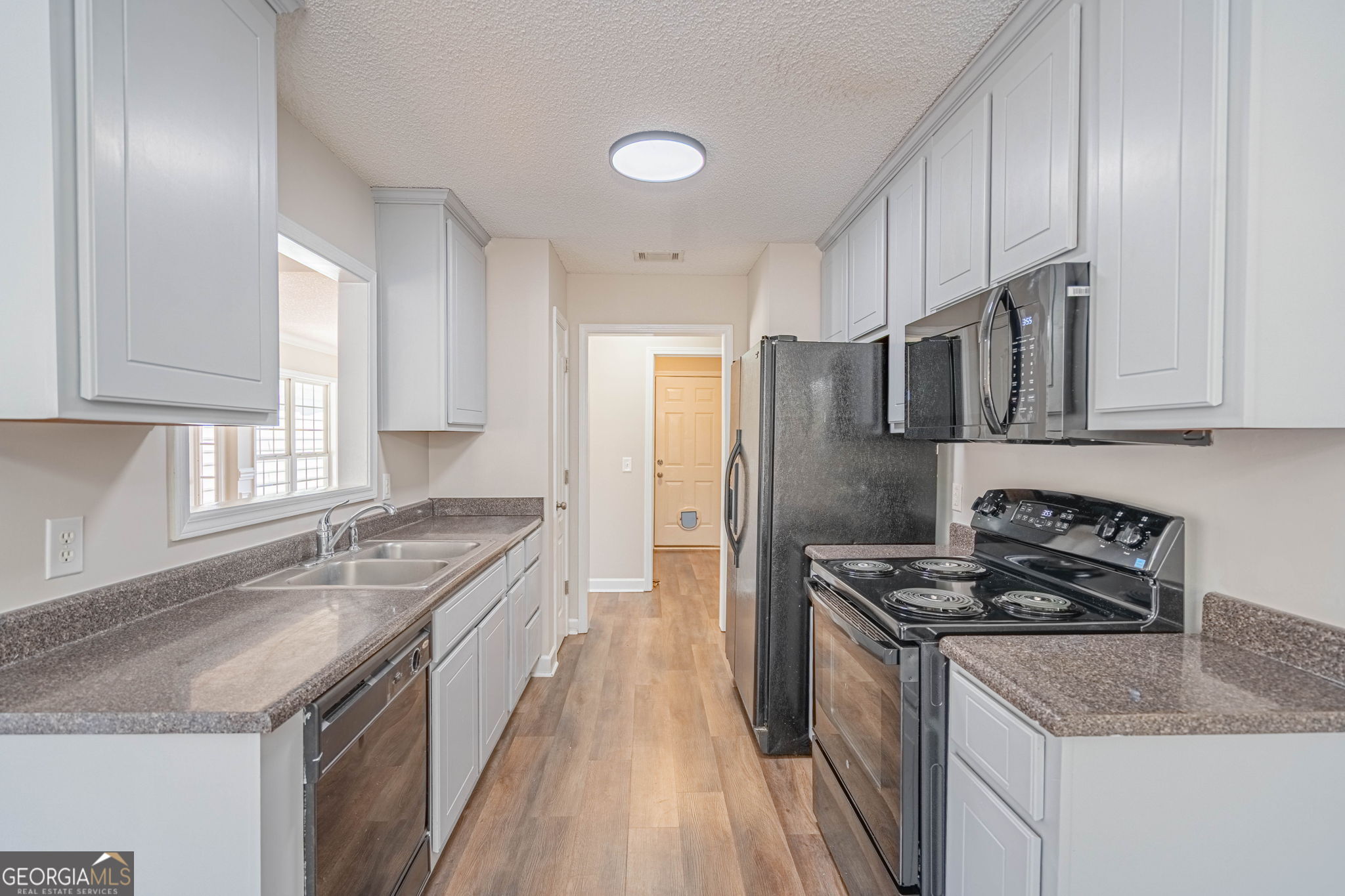 404 Sir Arthur Court Property Photo 18
