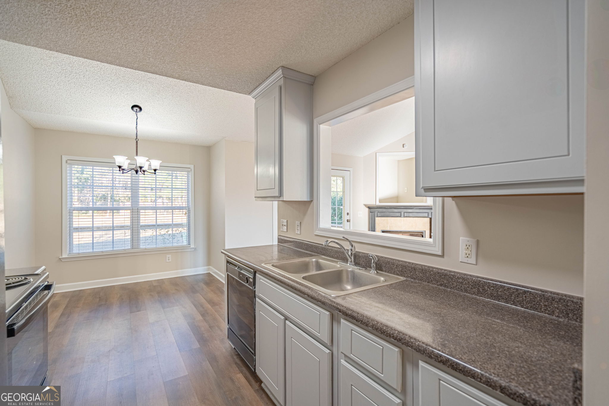 404 Sir Arthur Court Property Photo 21
