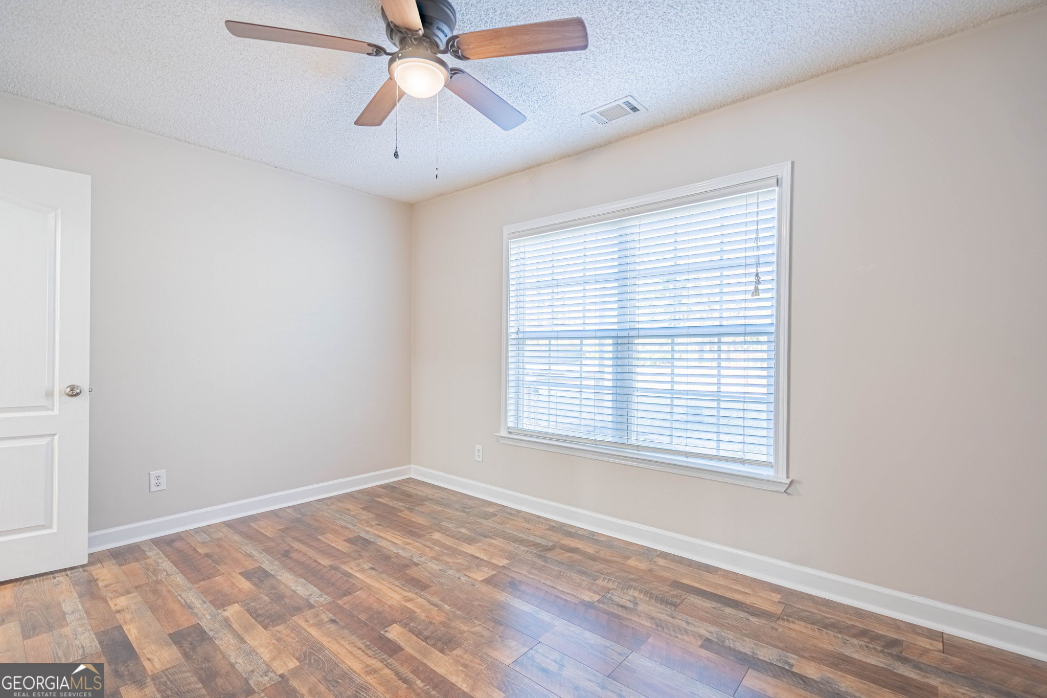 404 Sir Arthur Court Property Photo 27
