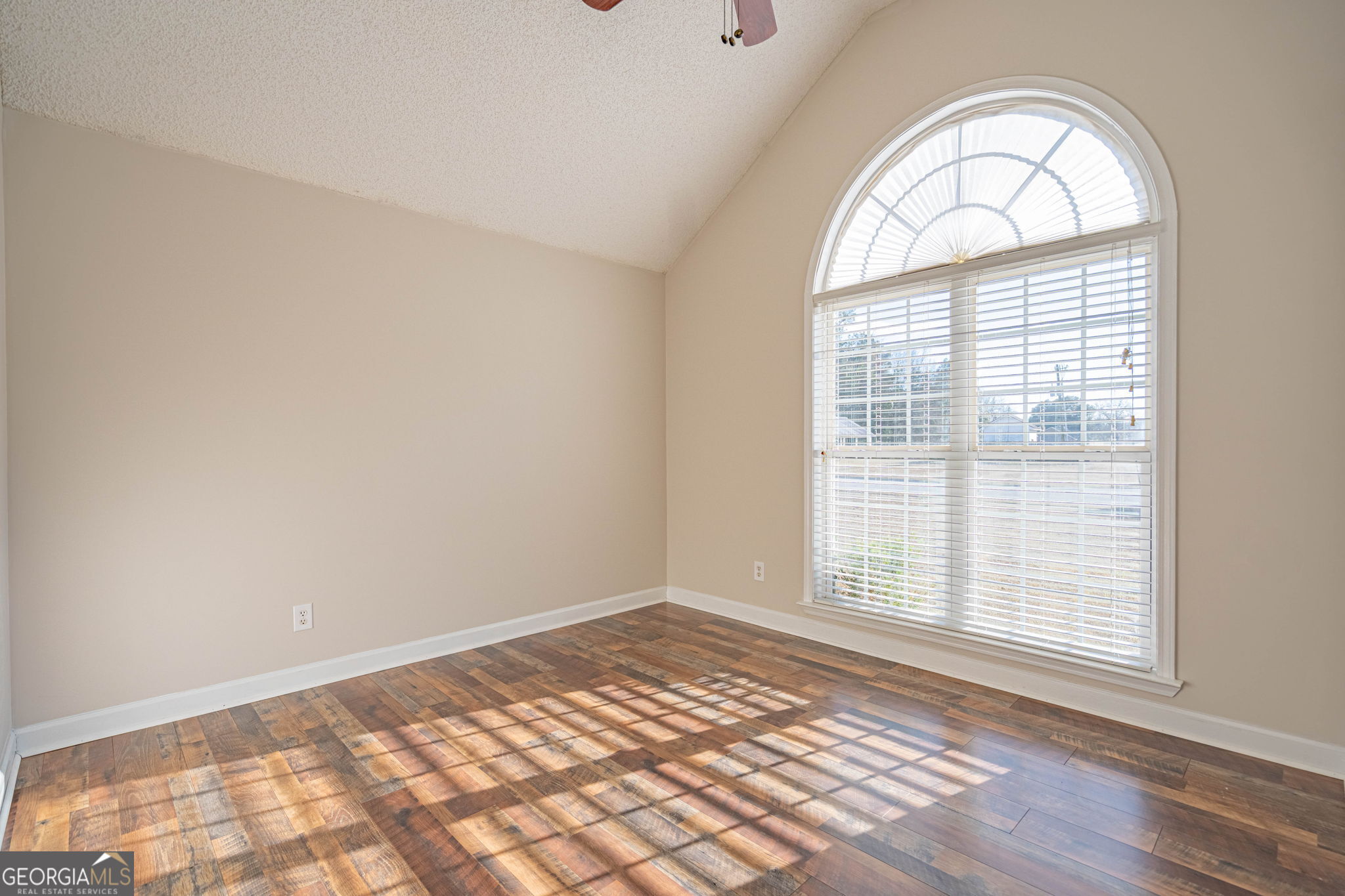 404 Sir Arthur Court Property Photo 33