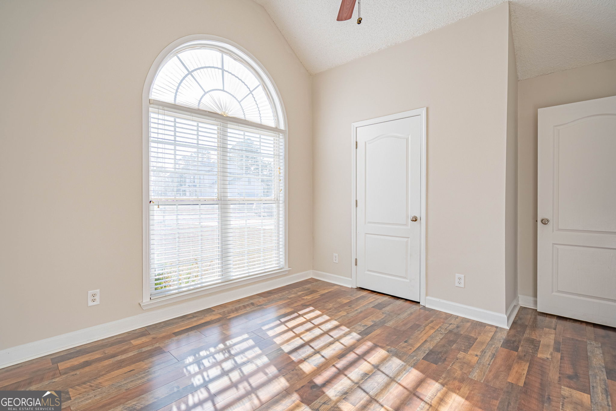 404 Sir Arthur Court Property Photo 35
