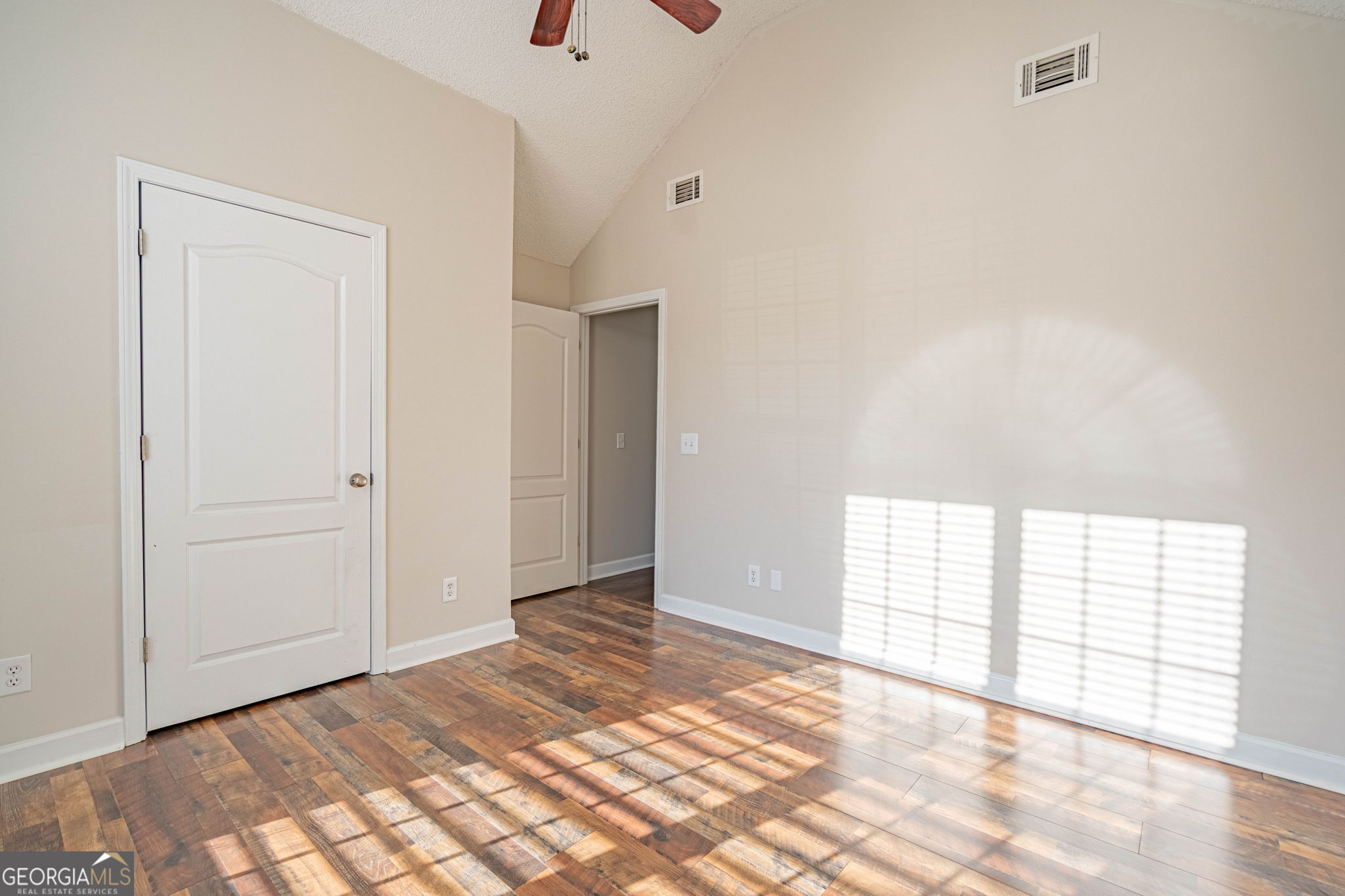 404 Sir Arthur Court Property Photo 36
