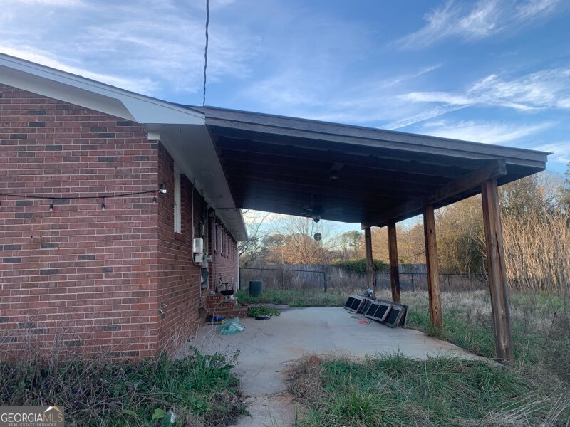 8750 Sandy Cross Road Property Photo 6