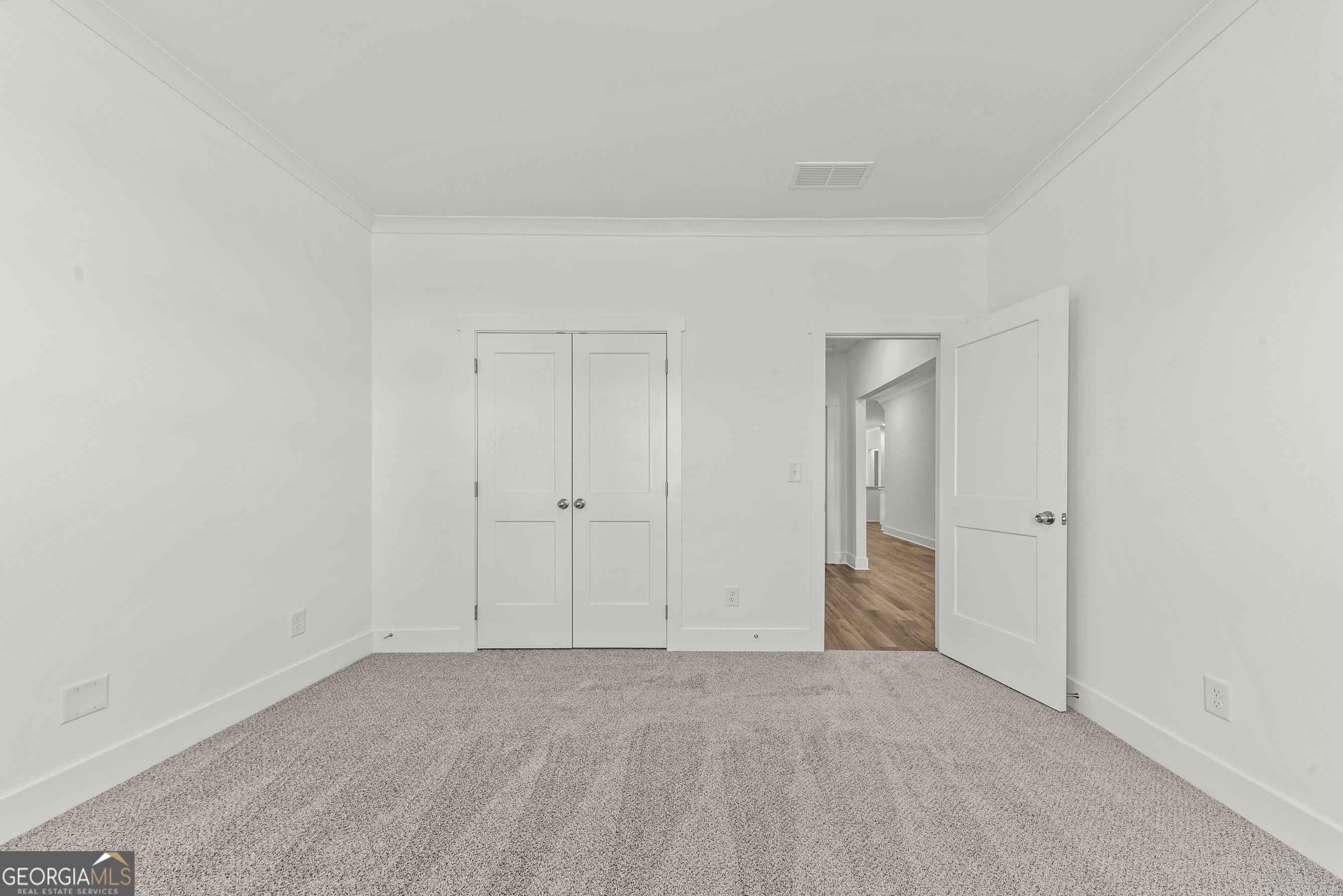 1111 Silverton Drive Property Photo 8