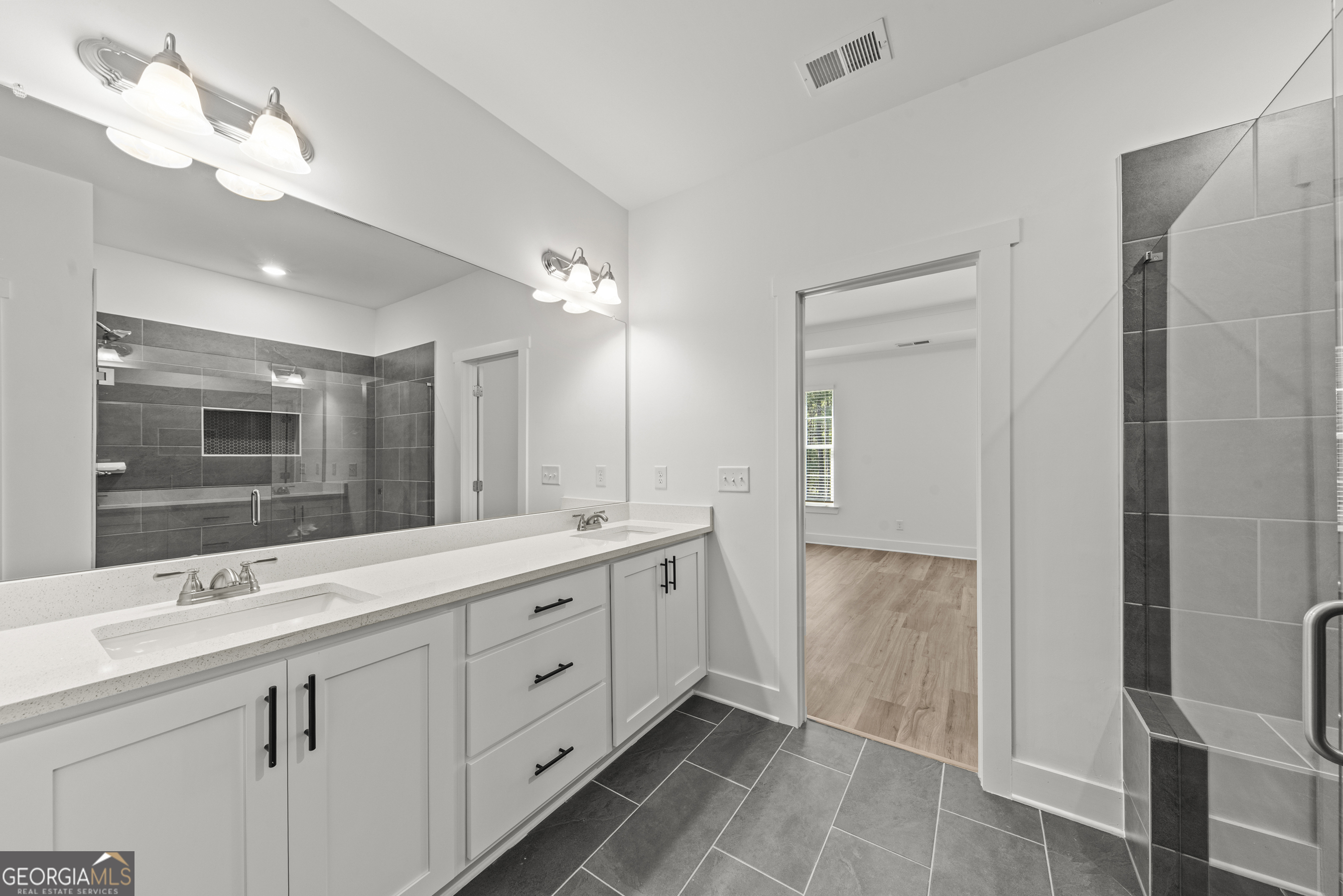 1111 Silverton Drive Property Photo 31
