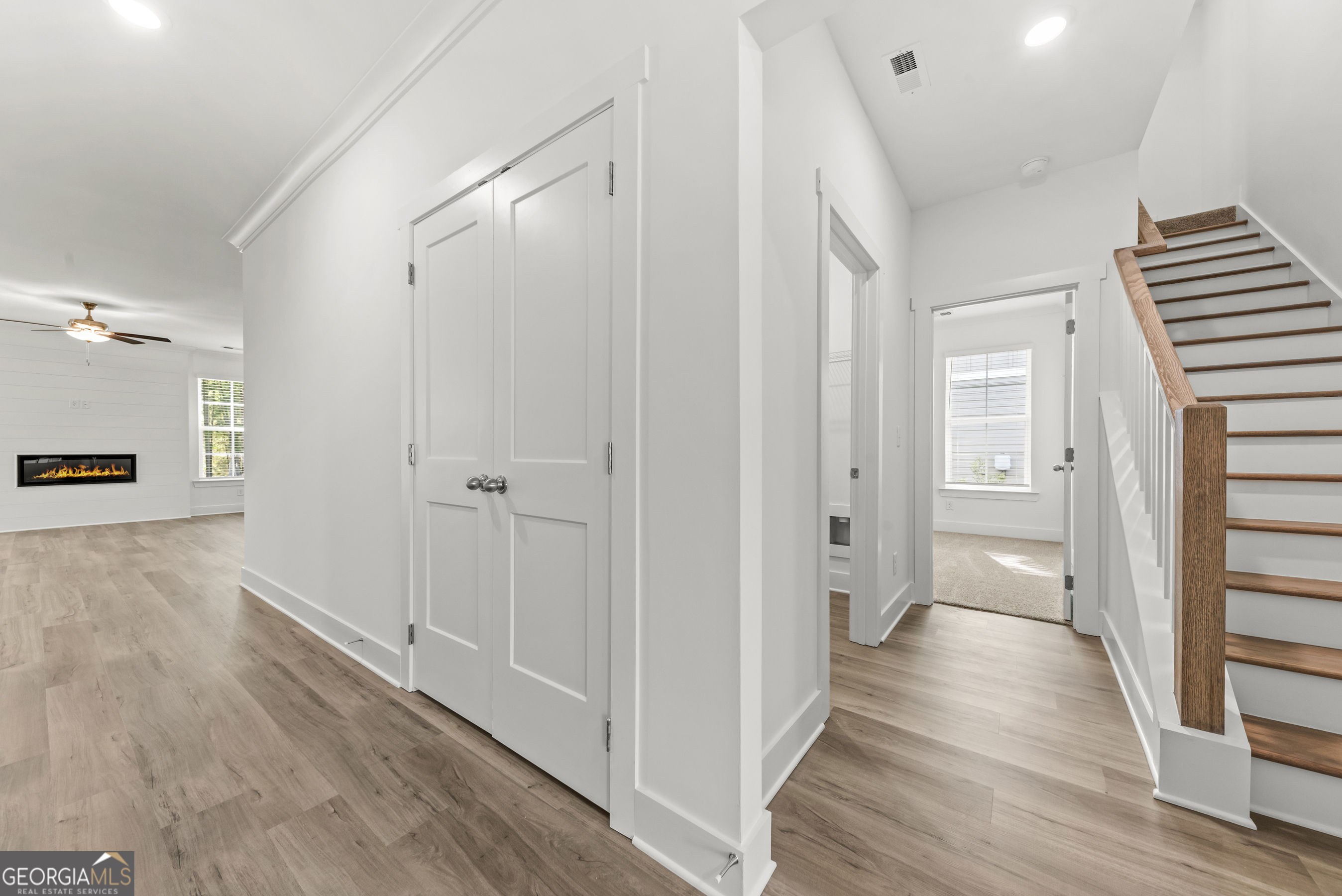 1121 Silverton Drive Property Photo 12