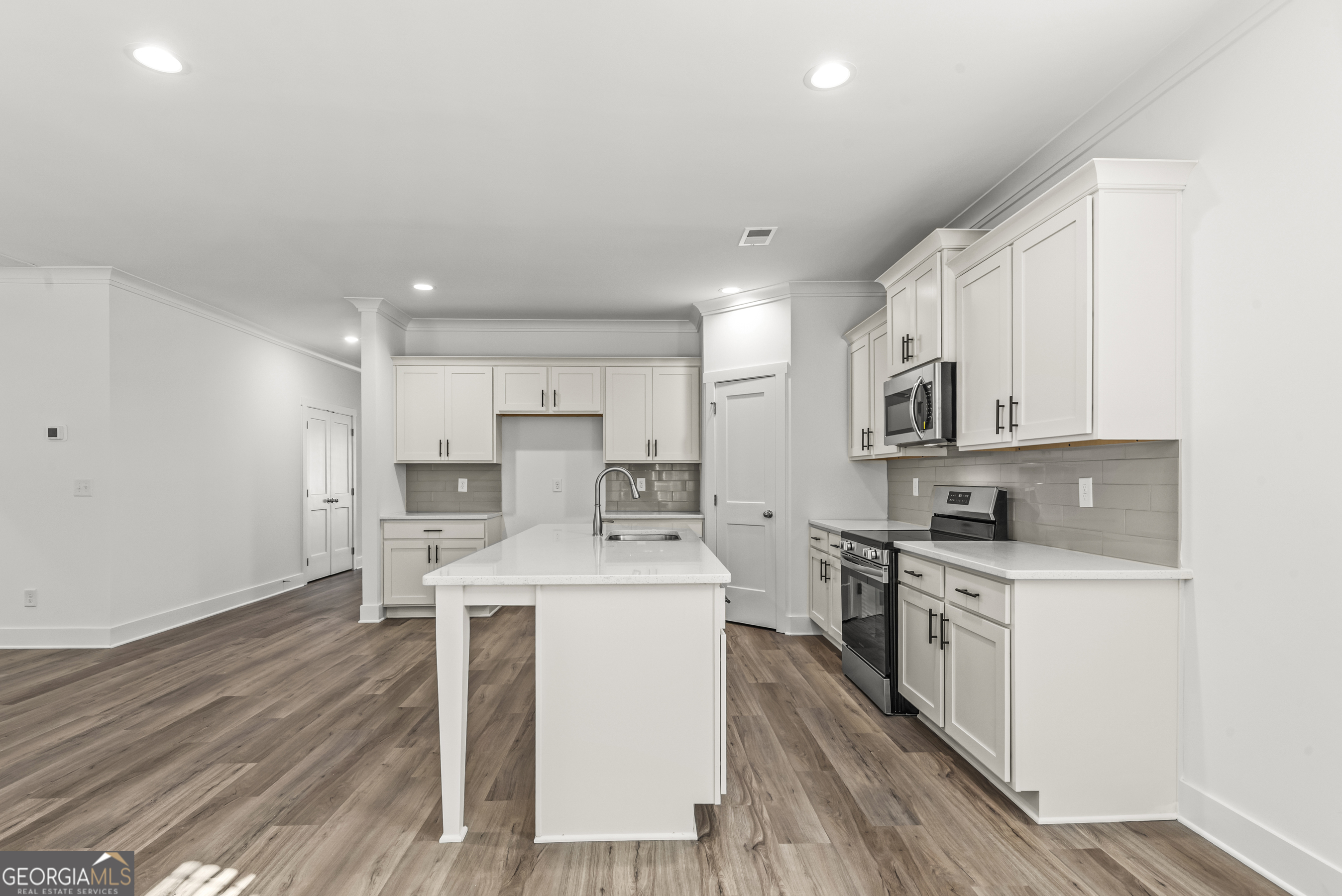 1121 Silverton Drive Property Photo 15