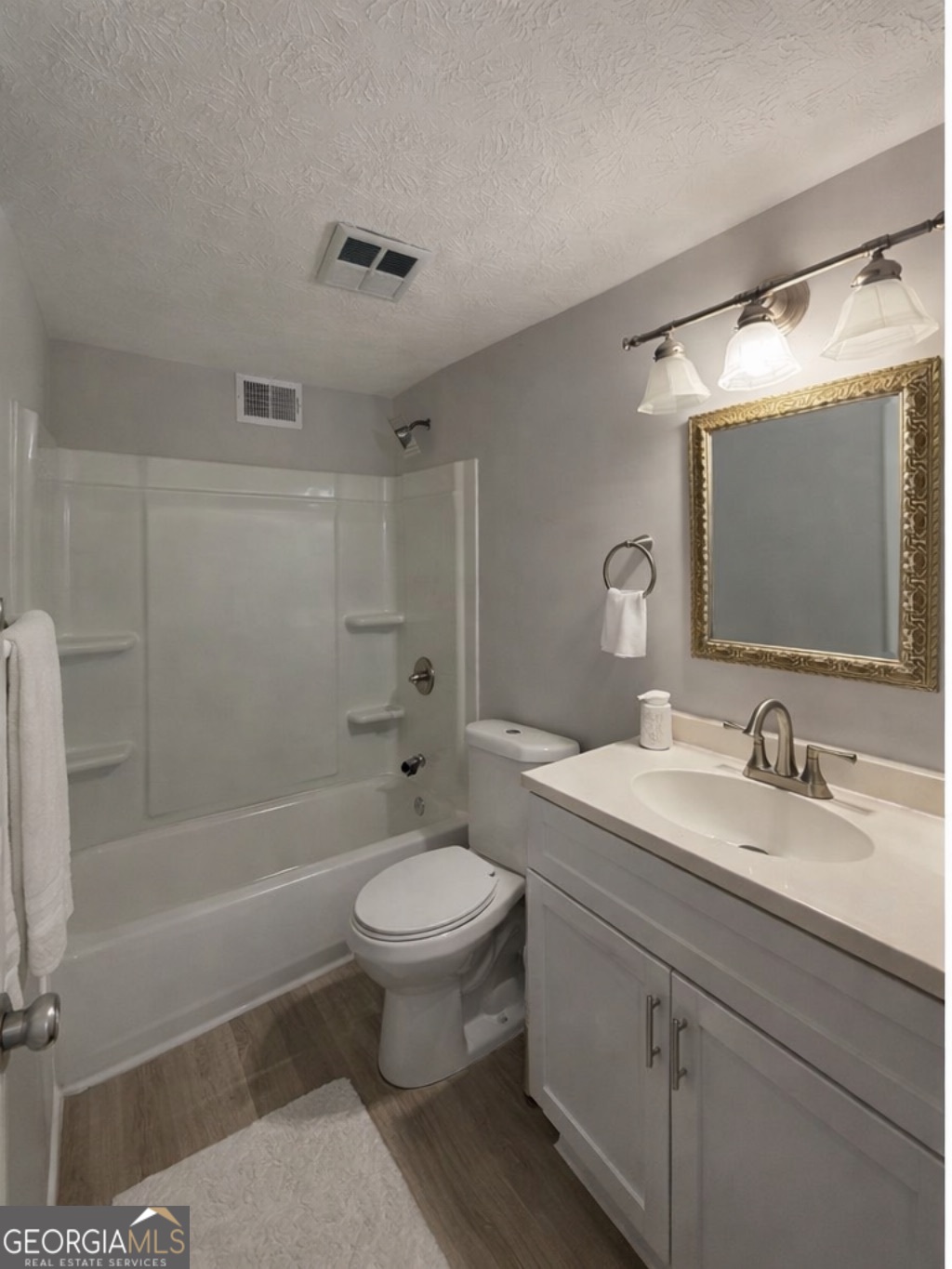 6425 Woodstone Way Property Photo 5