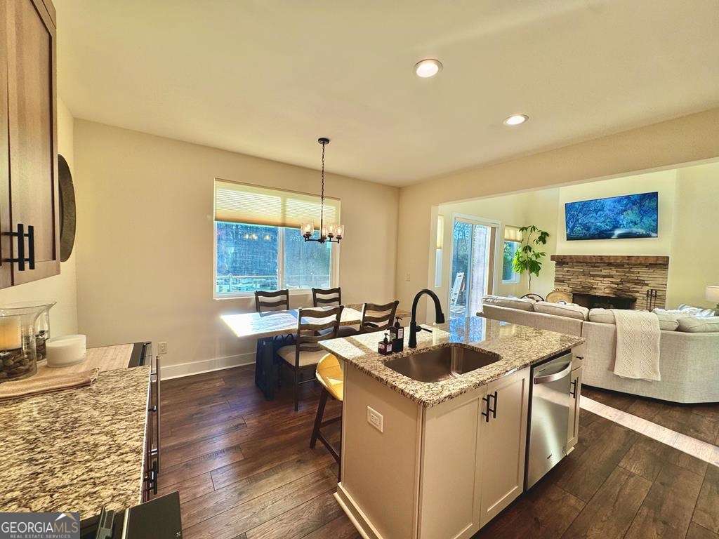 939 Sunset Road Property Photo 3