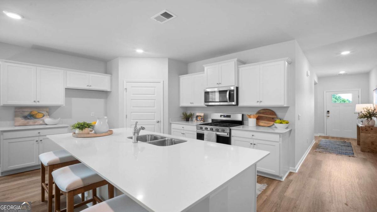 305 Royal Fern Lane Property Photo 10