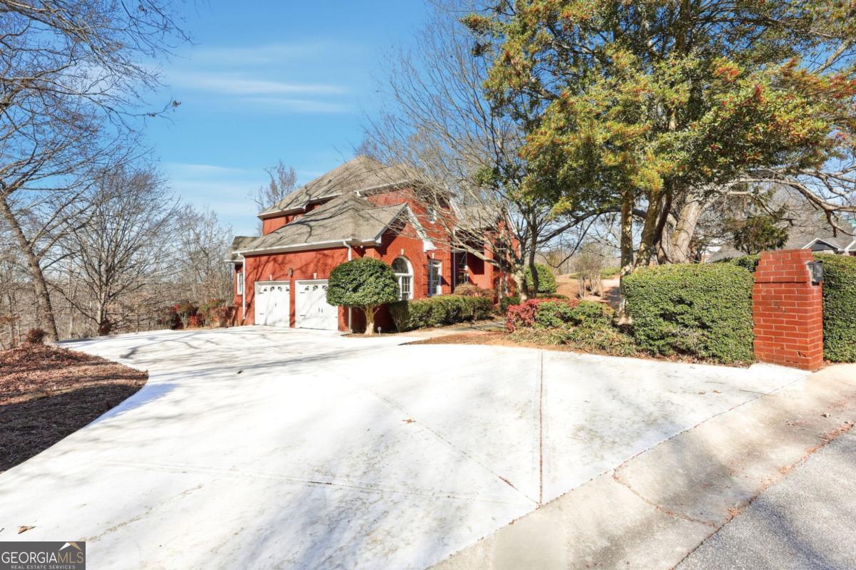 2857 Bridgeview Drive Property Photo 4