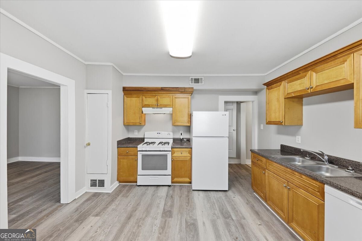259 Addington Drive Property Photo 8