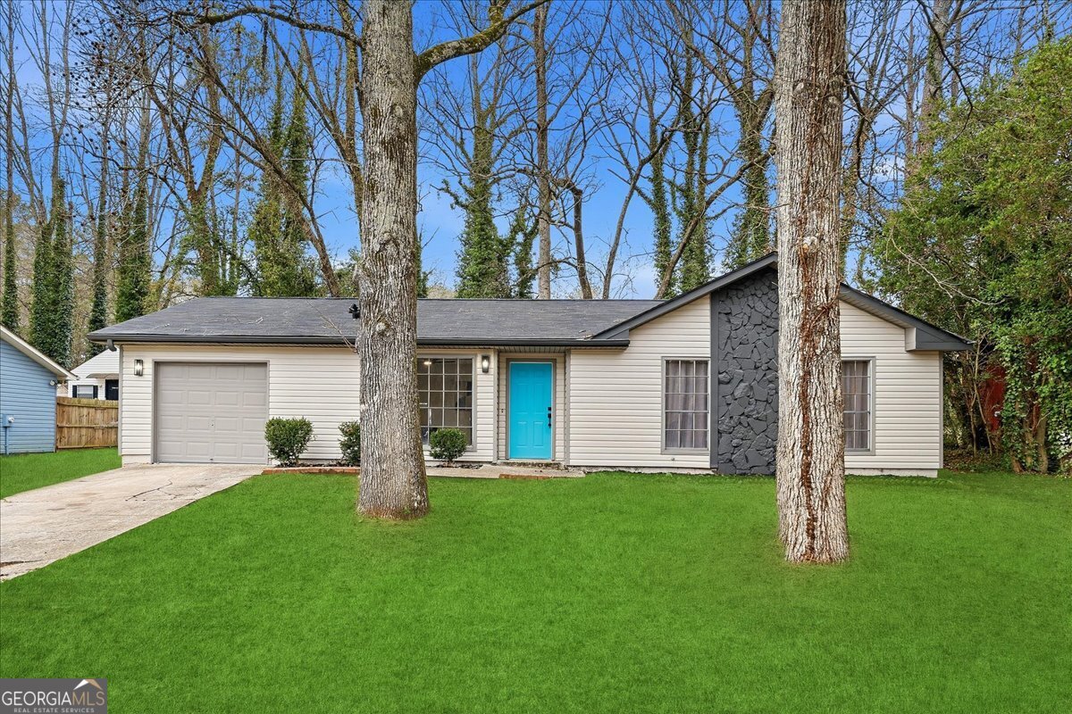 8185 Englewood Trail Property Photo 1