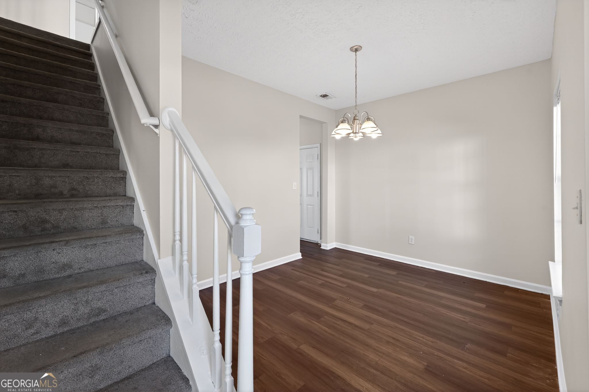 4292 Linecrest Lane Property Photo 6