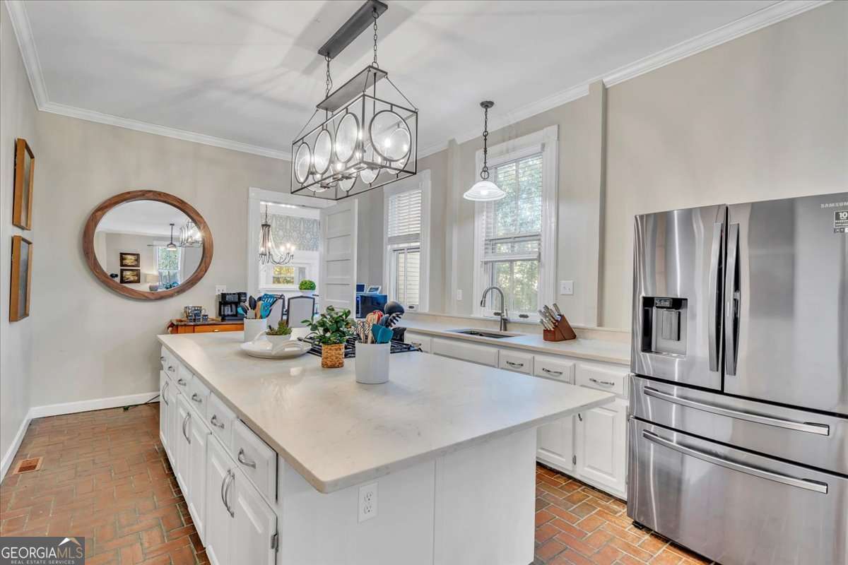 522 S Lee Street Property Photo 13