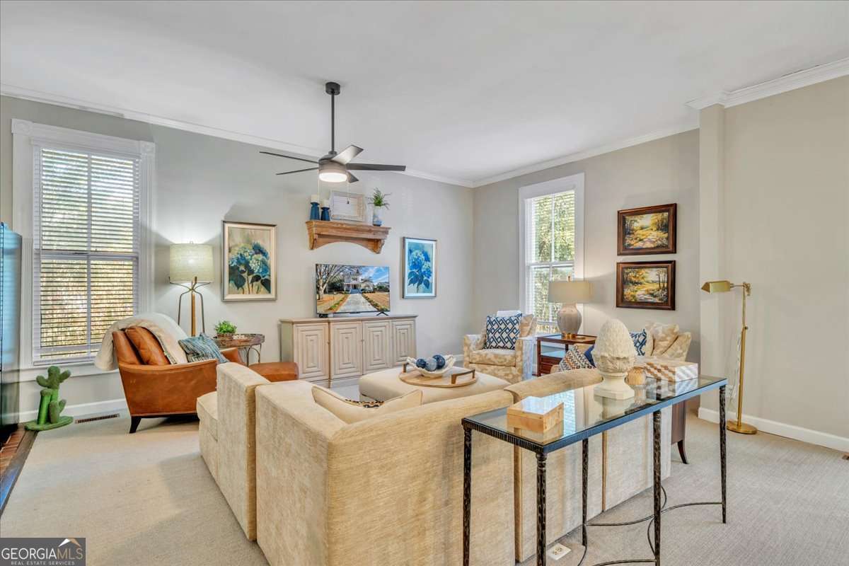 522 S Lee Street Property Photo 18