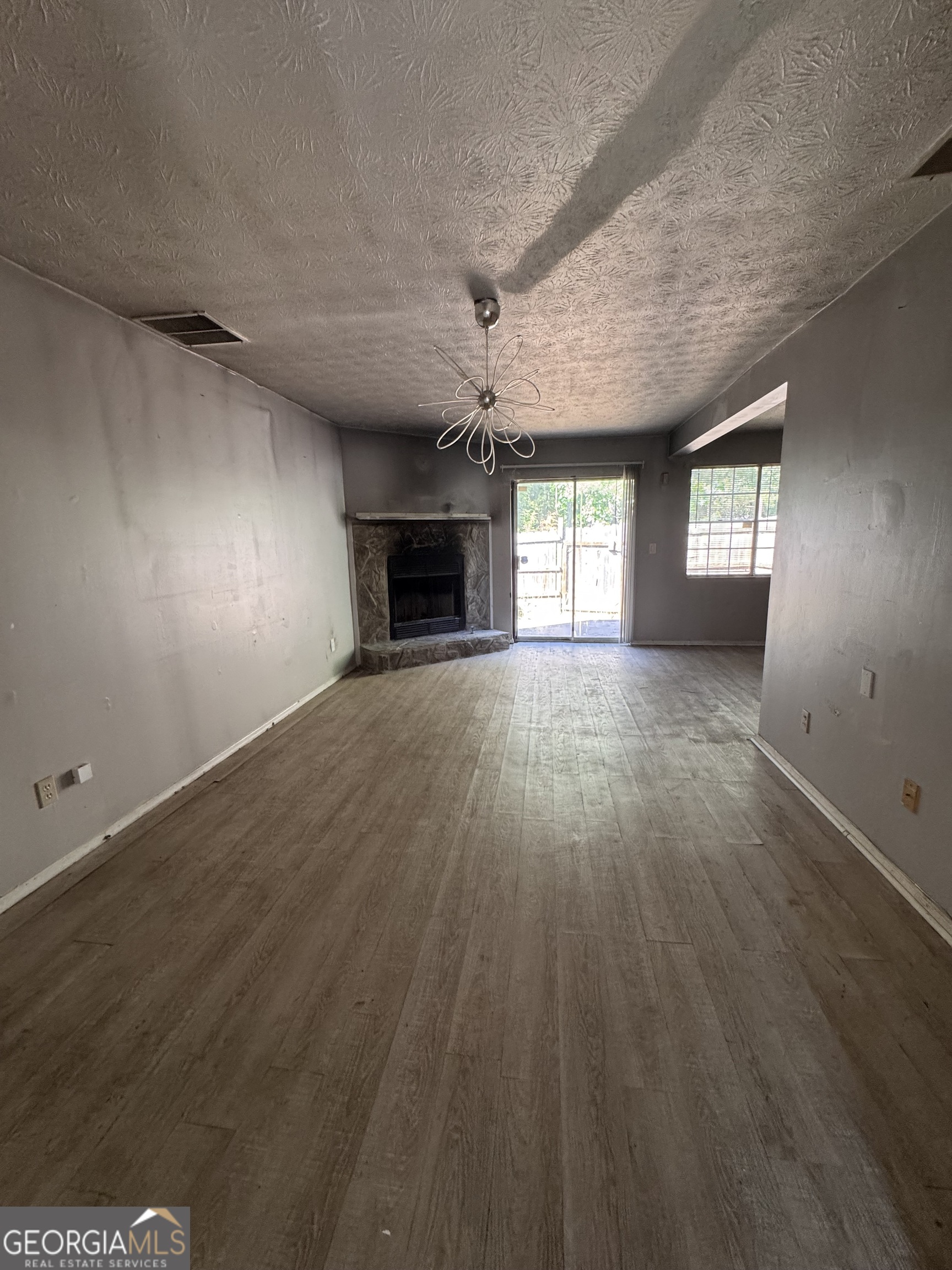 1602 Pine Tree Trail Property Photo 4