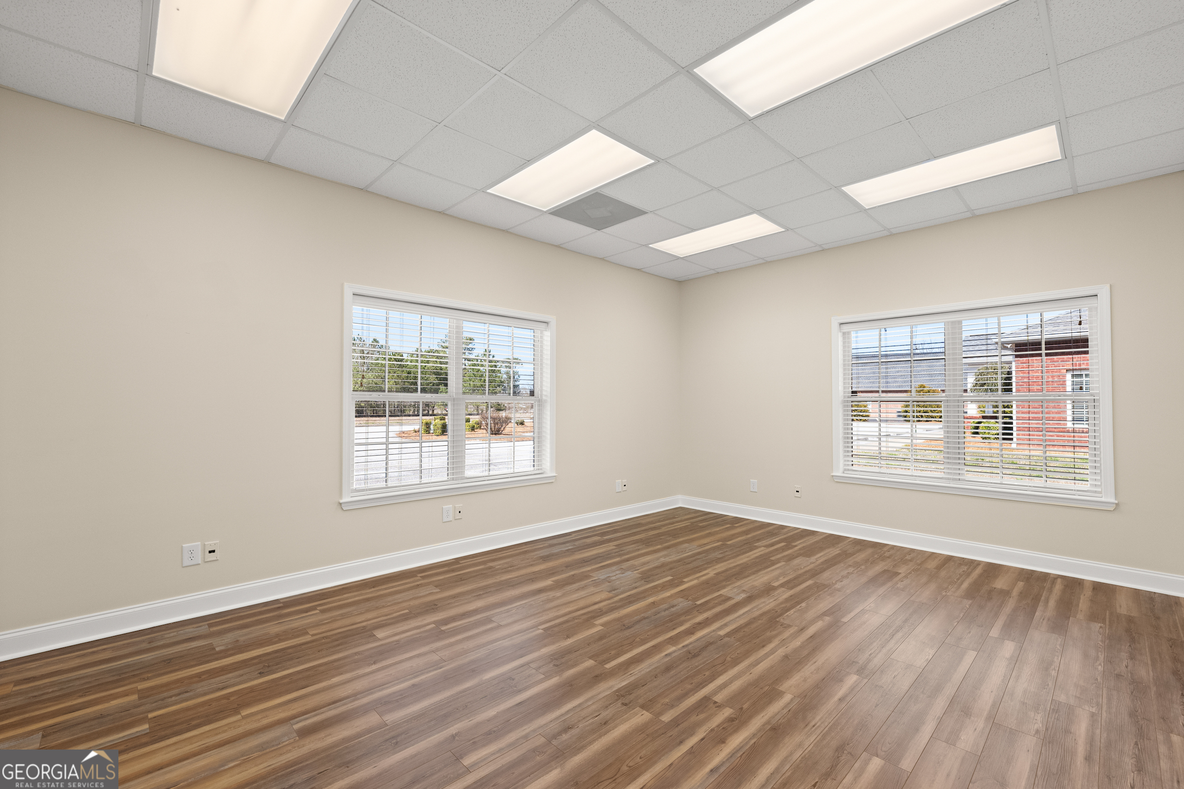 135 Midway Crossing Property Photo 11