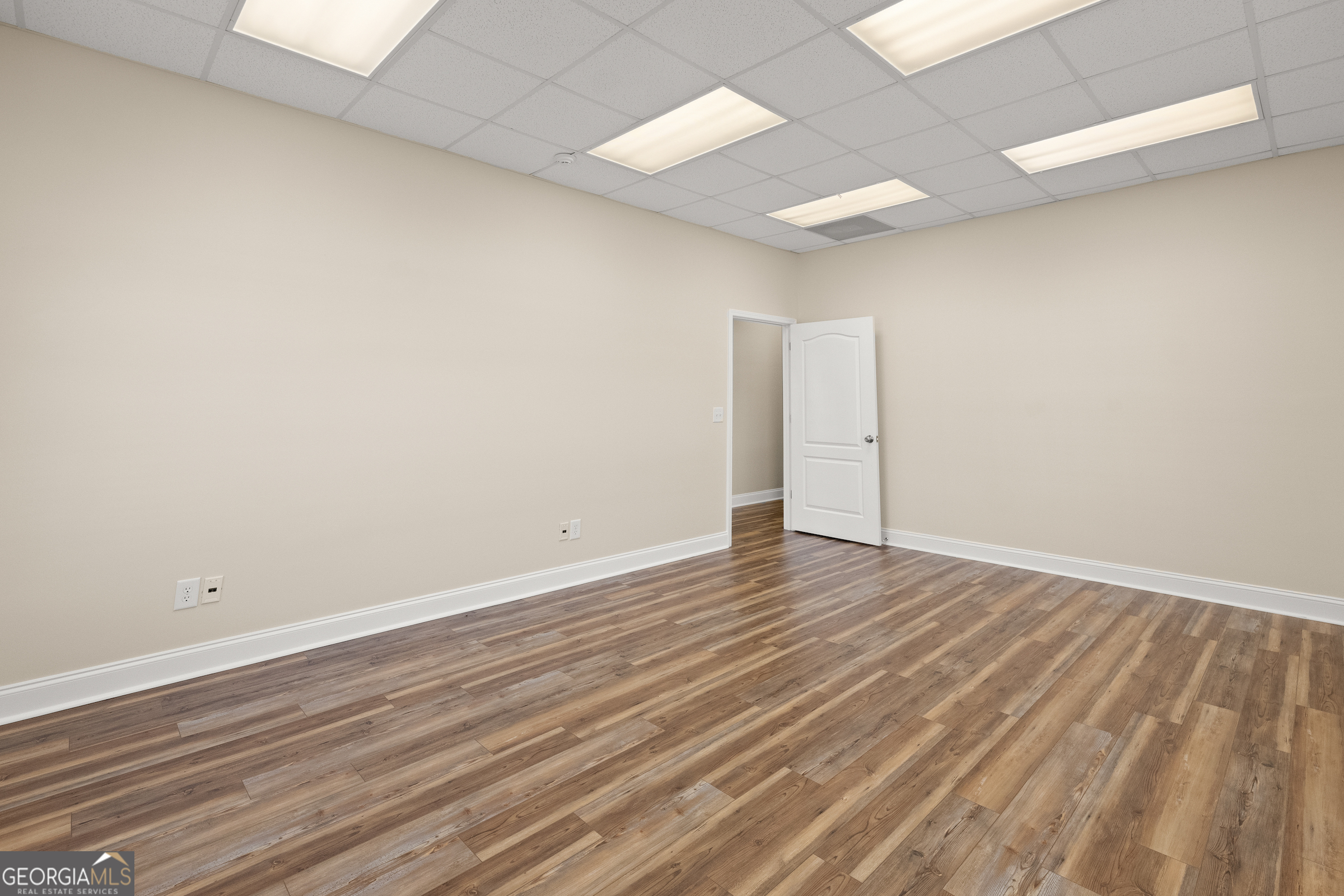 135 Midway Crossing Property Photo 12