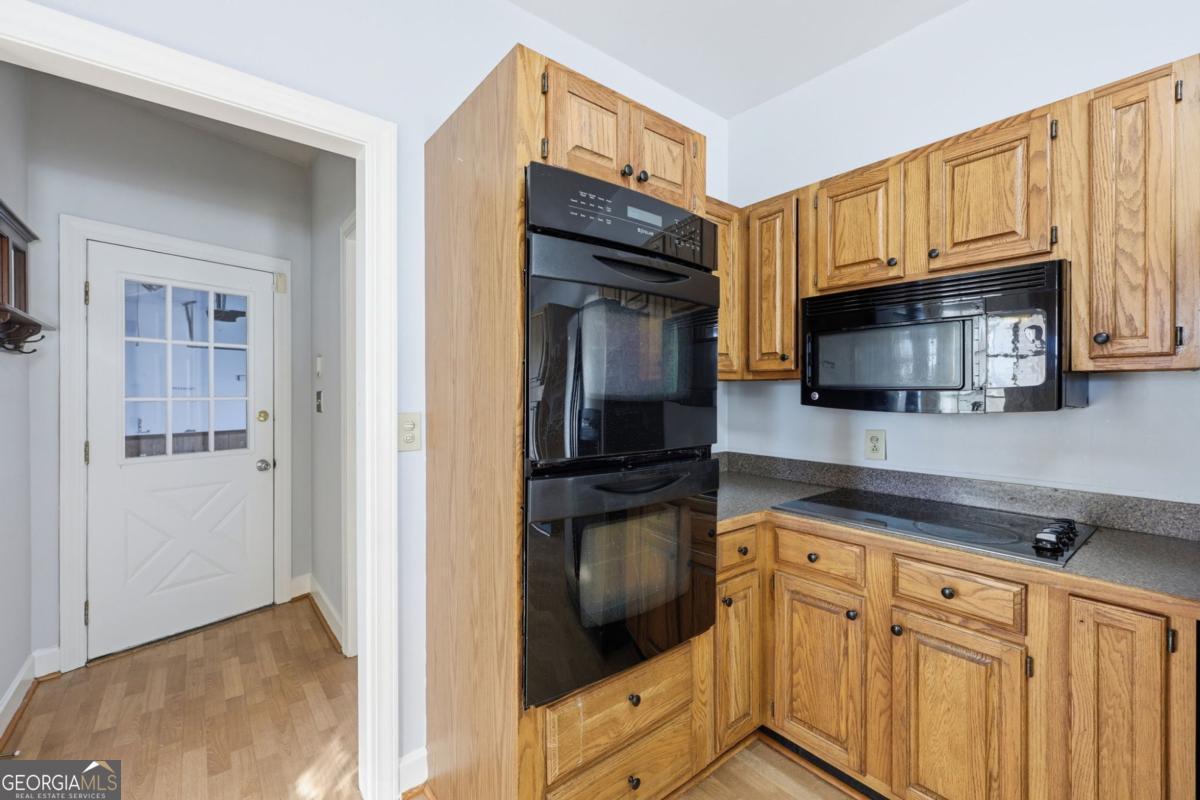 2453 Basin Court Property Photo 16