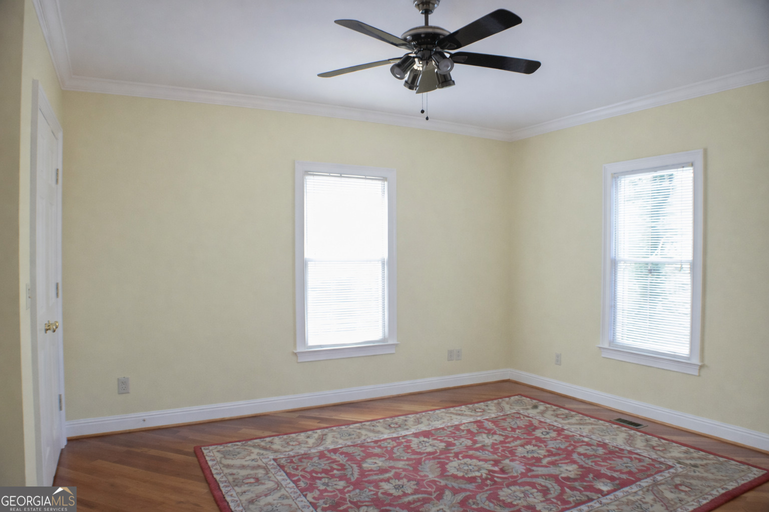 4 Townview Road Se Property Photo 12