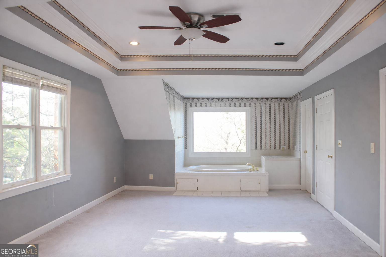 4 Townview Road Se Property Photo 14